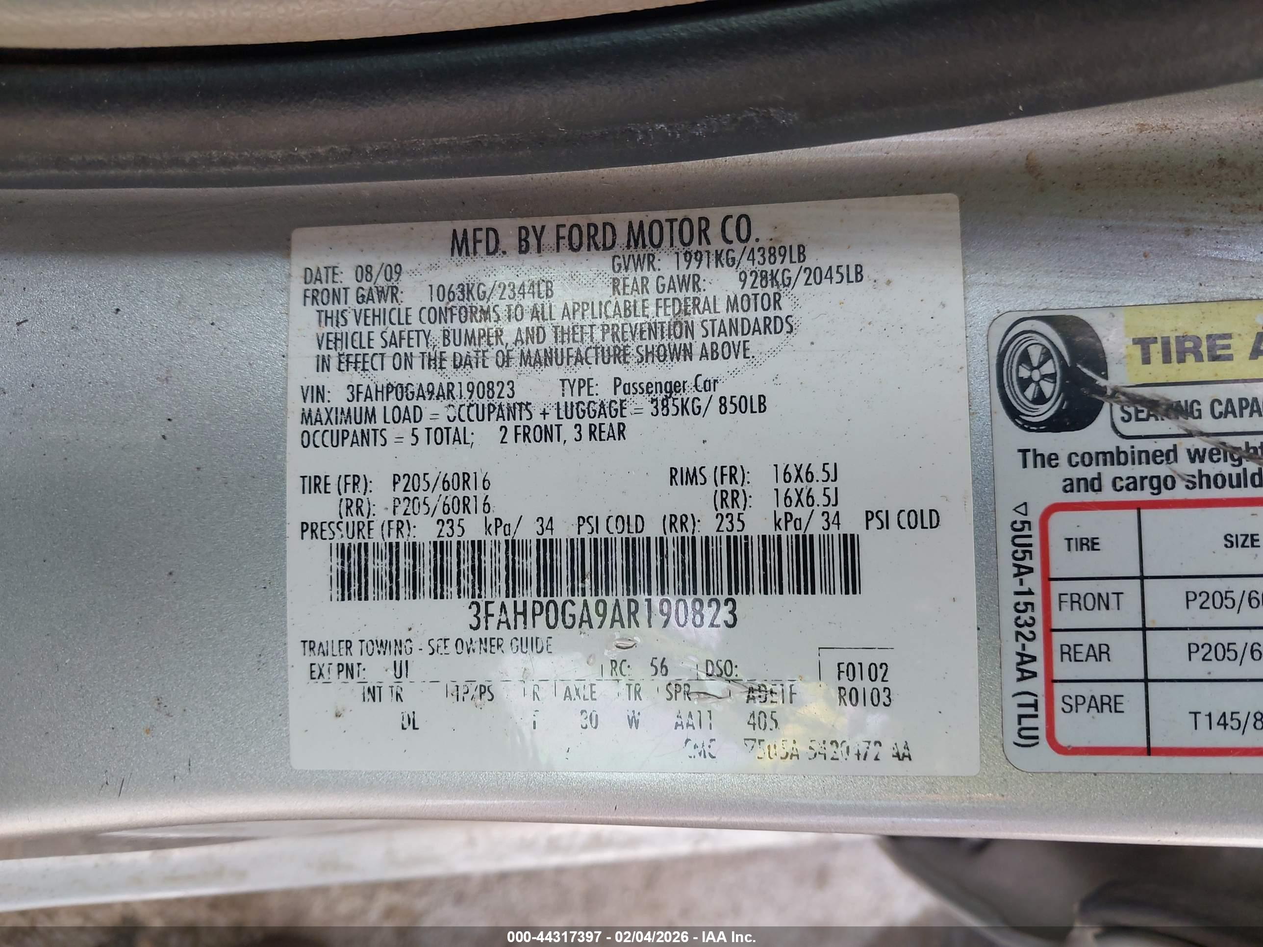 FORD FUSION image 9