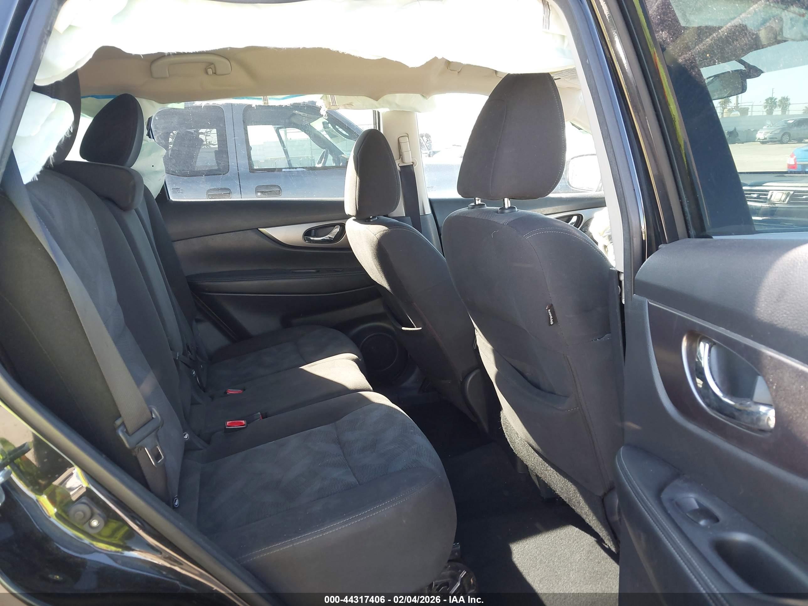 NISSAN ROGUE image 8