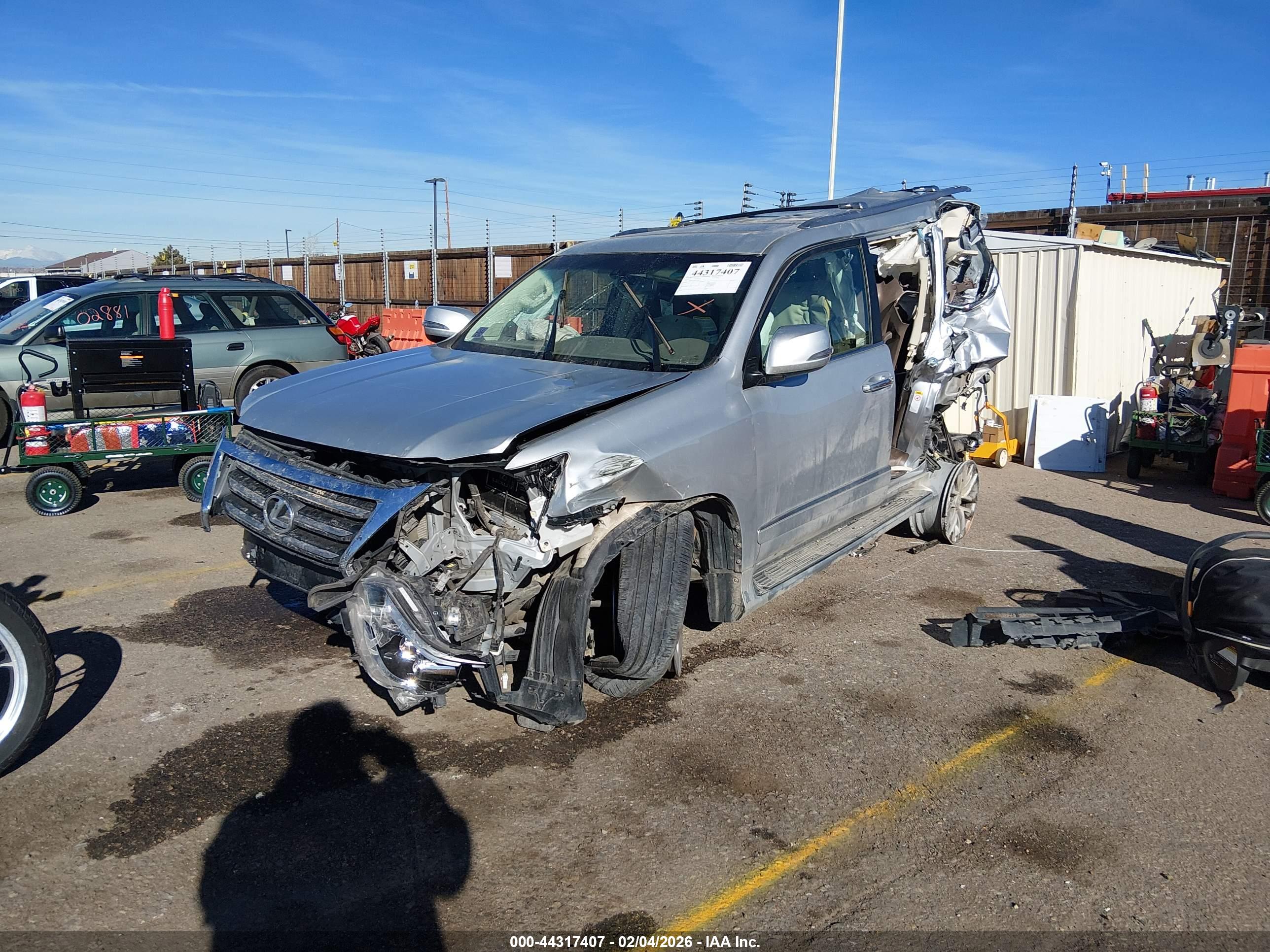 LEXUS GX image 2