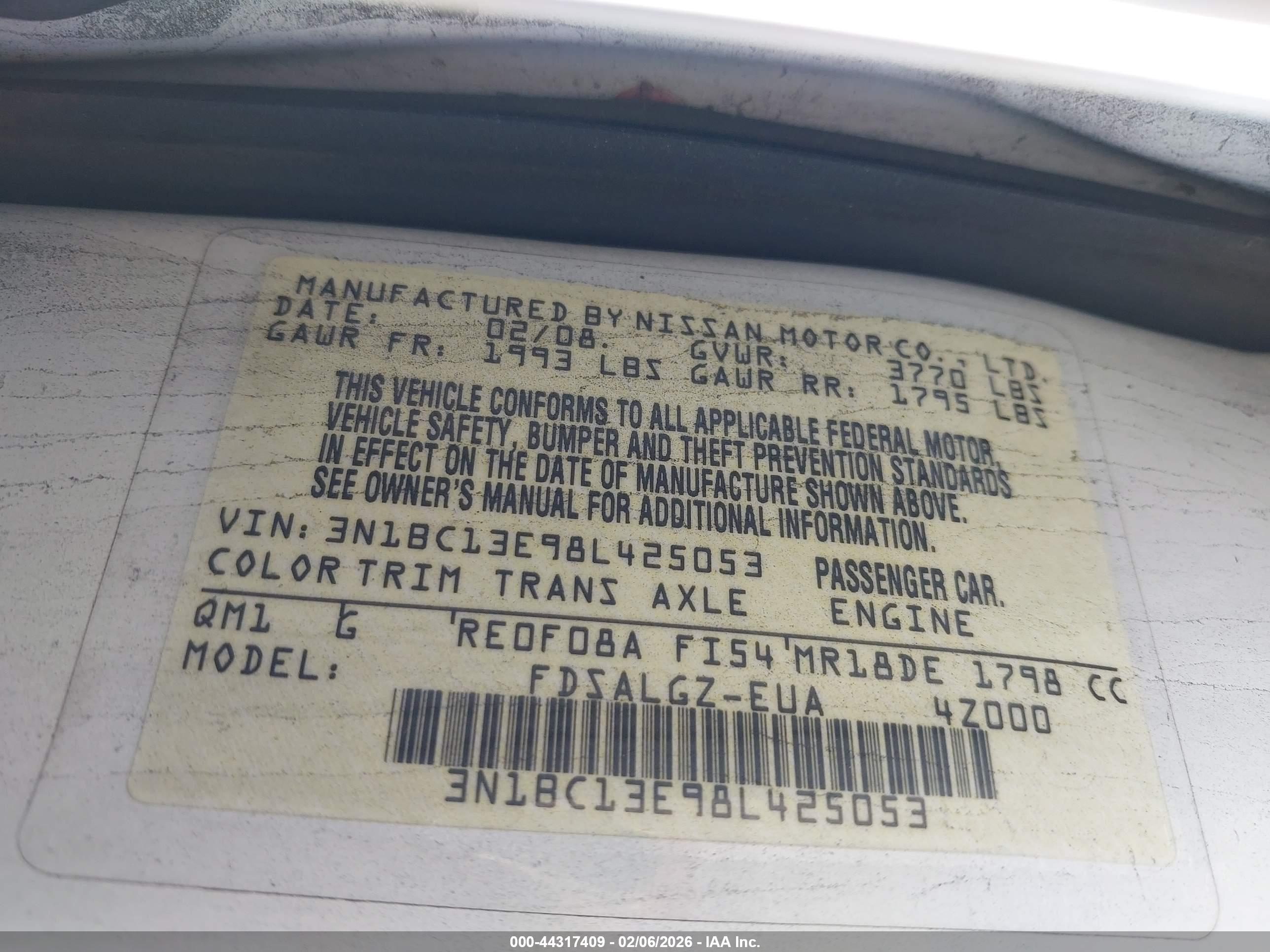 NISSAN VERSA image 9