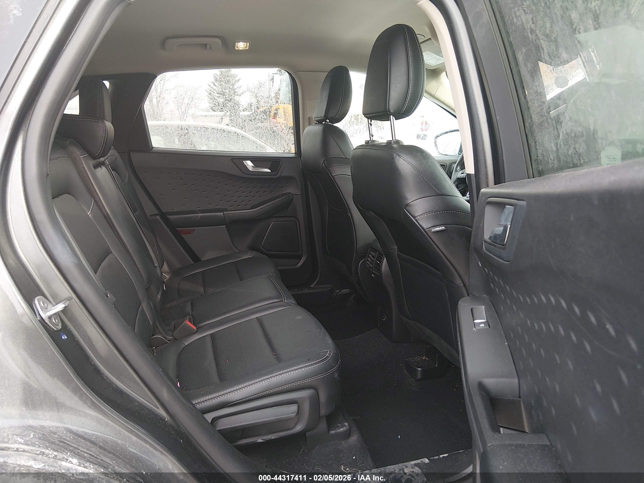 FORD ESCAPE image 8