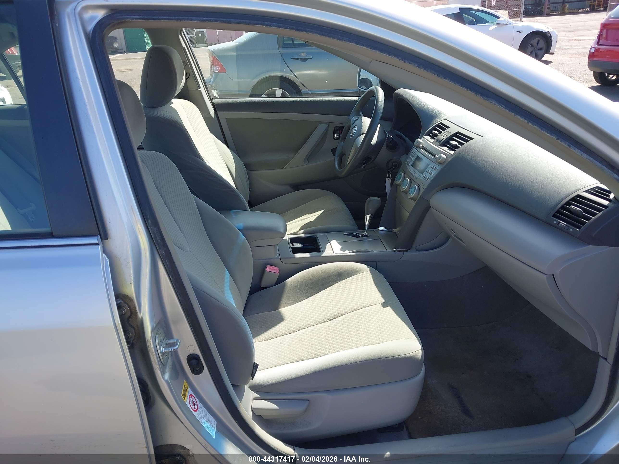 TOYOTA CAMRY image 5