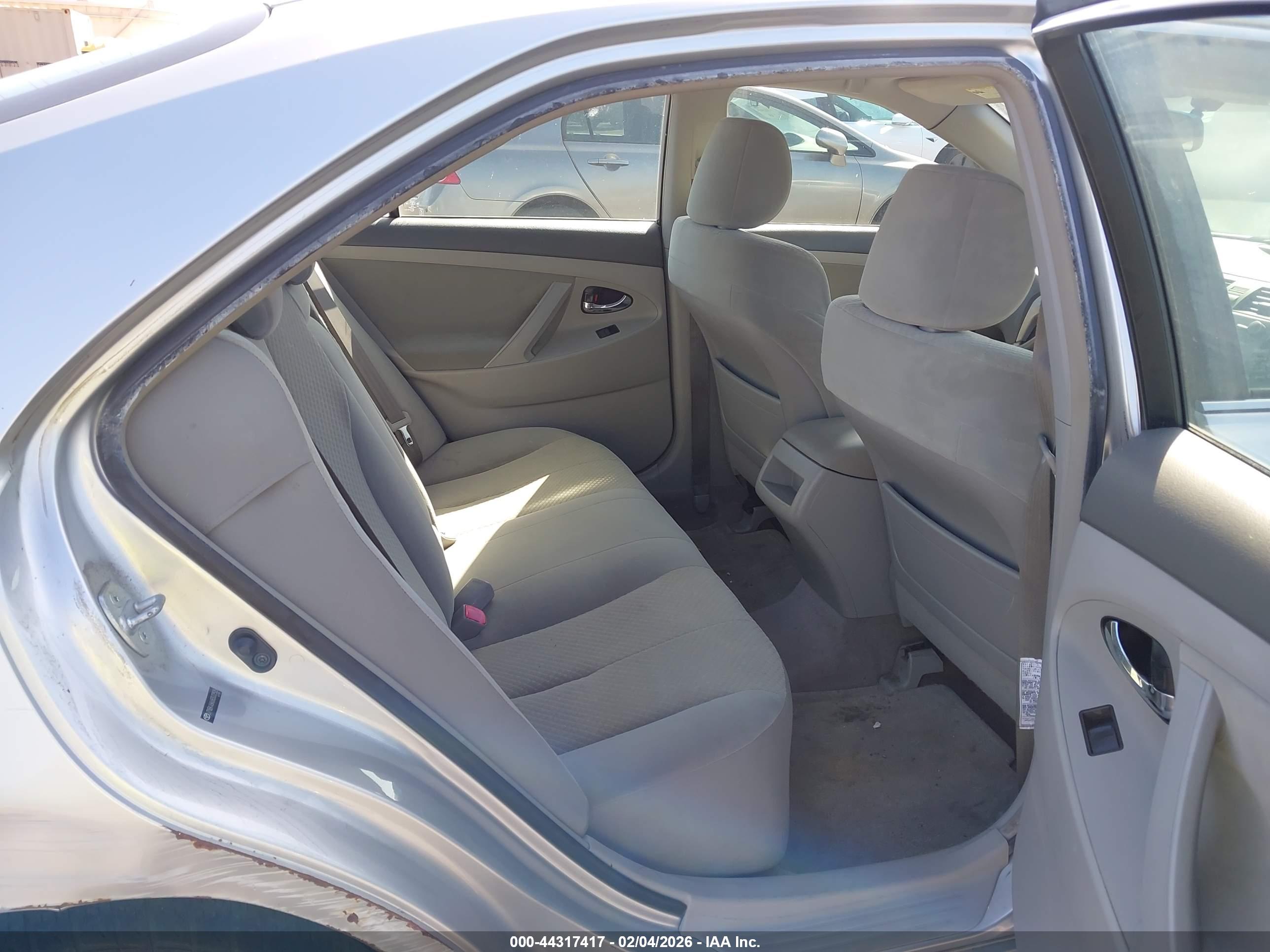 TOYOTA CAMRY image 8