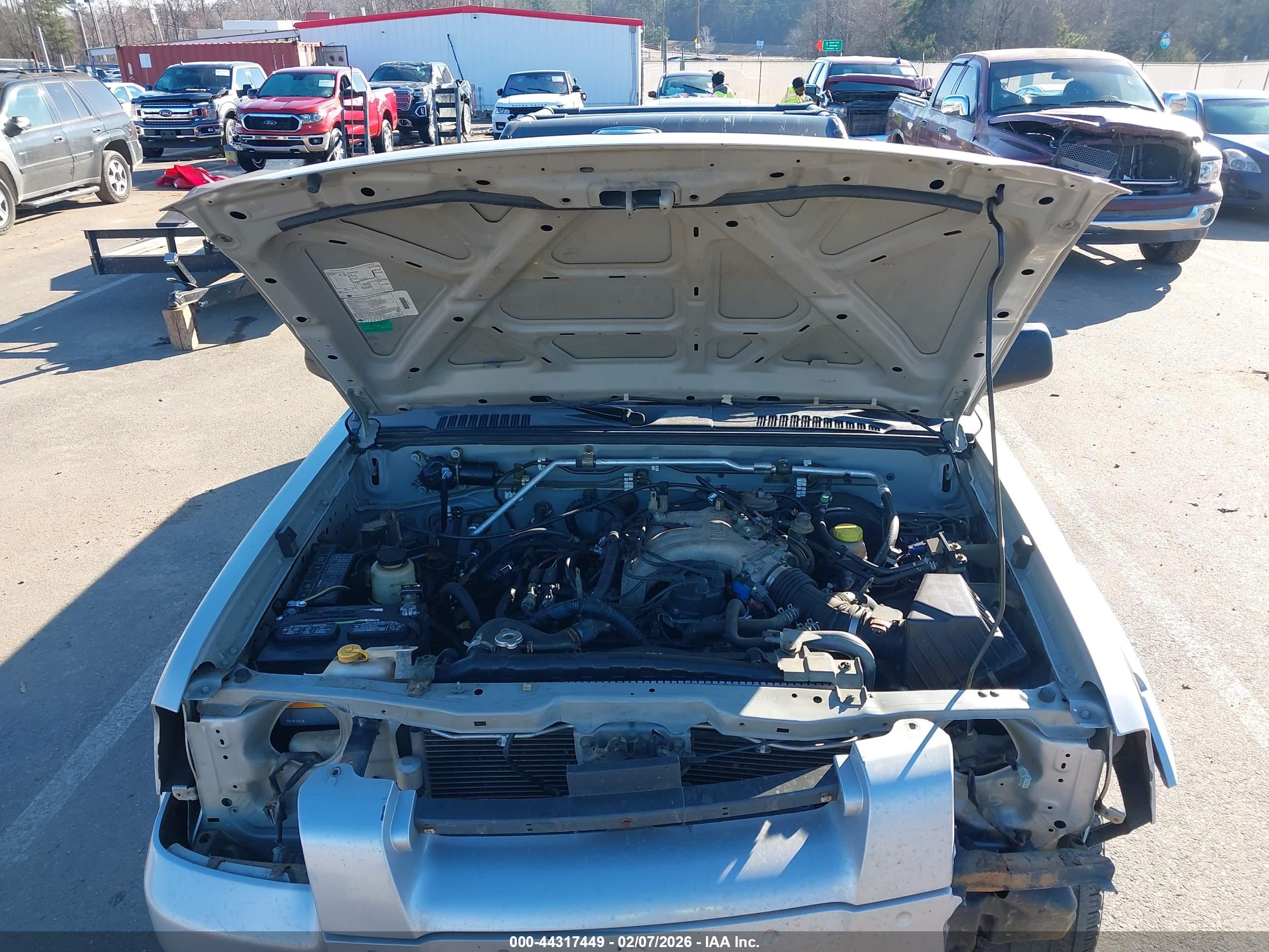 NISSAN FRONTIER image 10