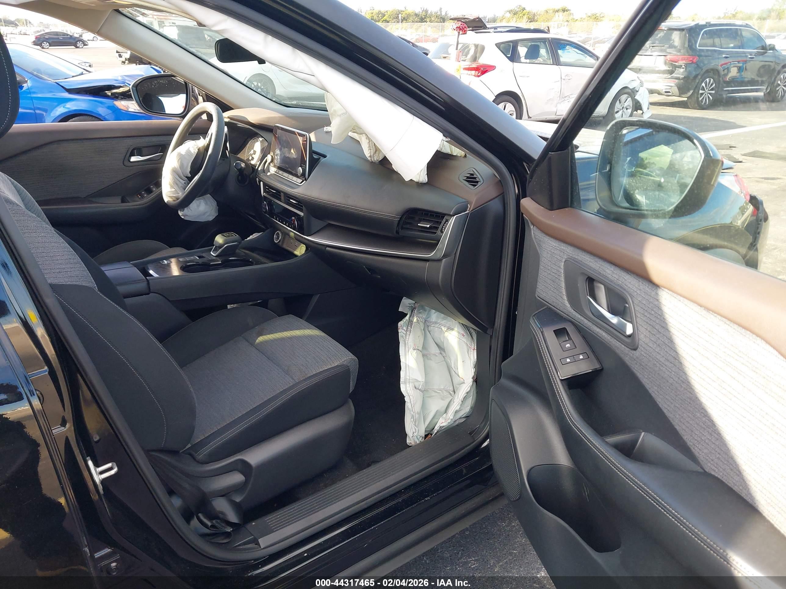 NISSAN ROGUE image 5