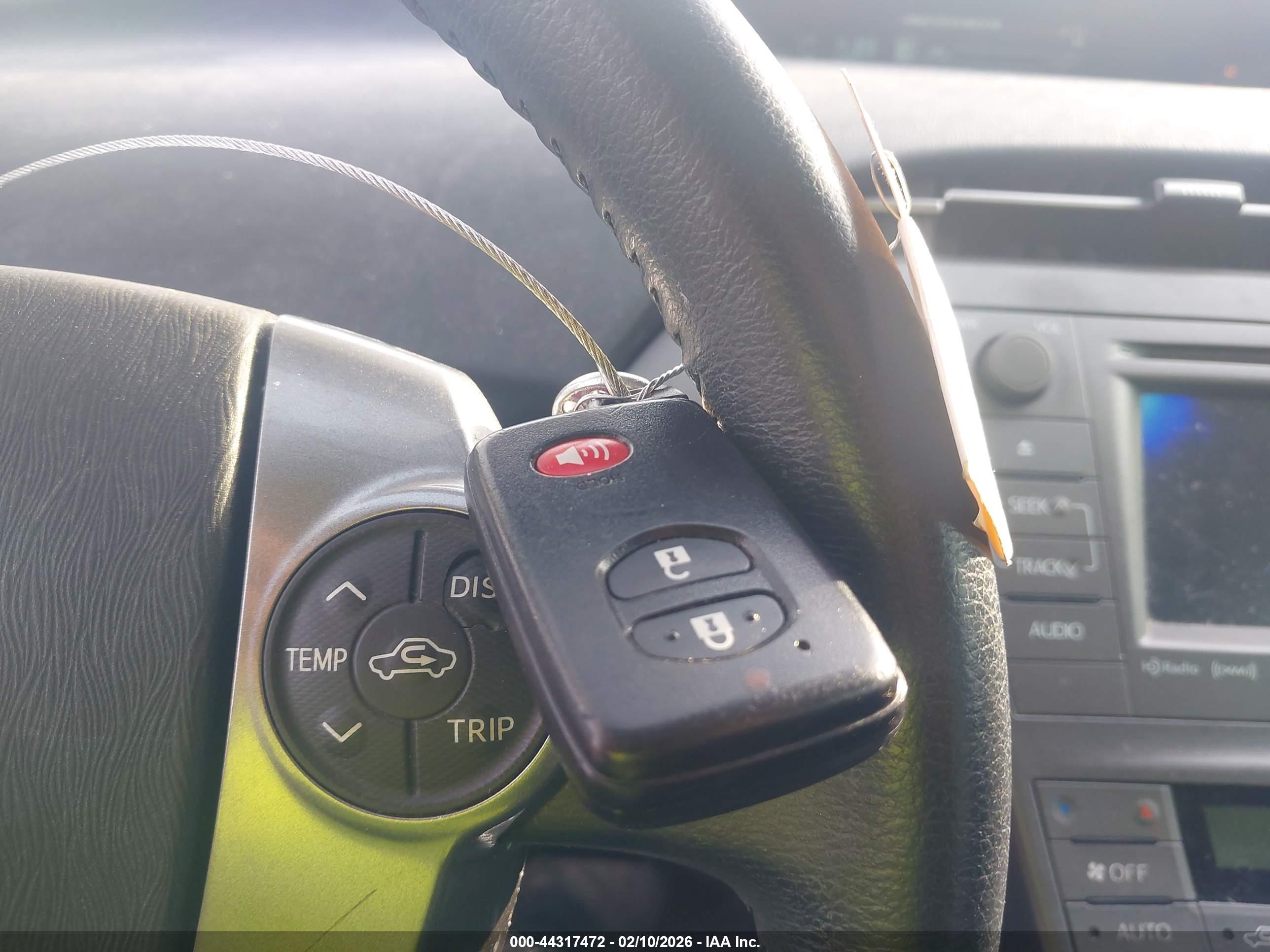 TOYOTA PRIUS image 11