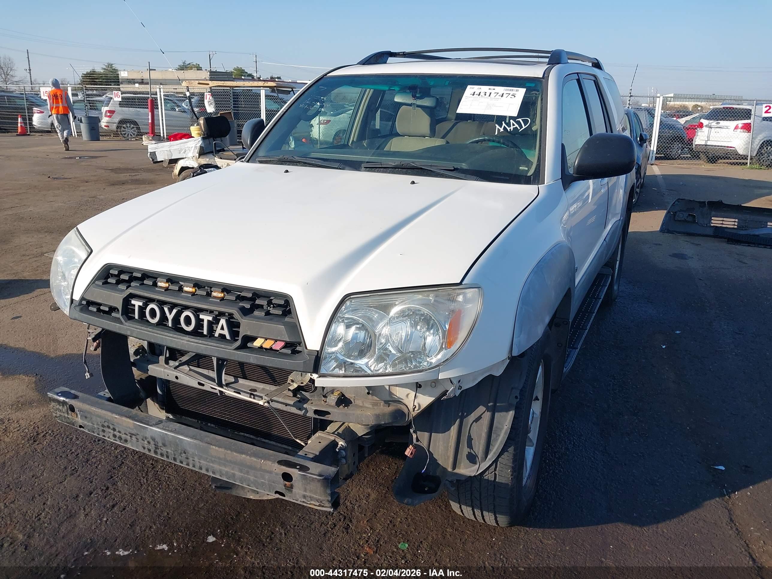 TOYOTA 4RUNNER image 2