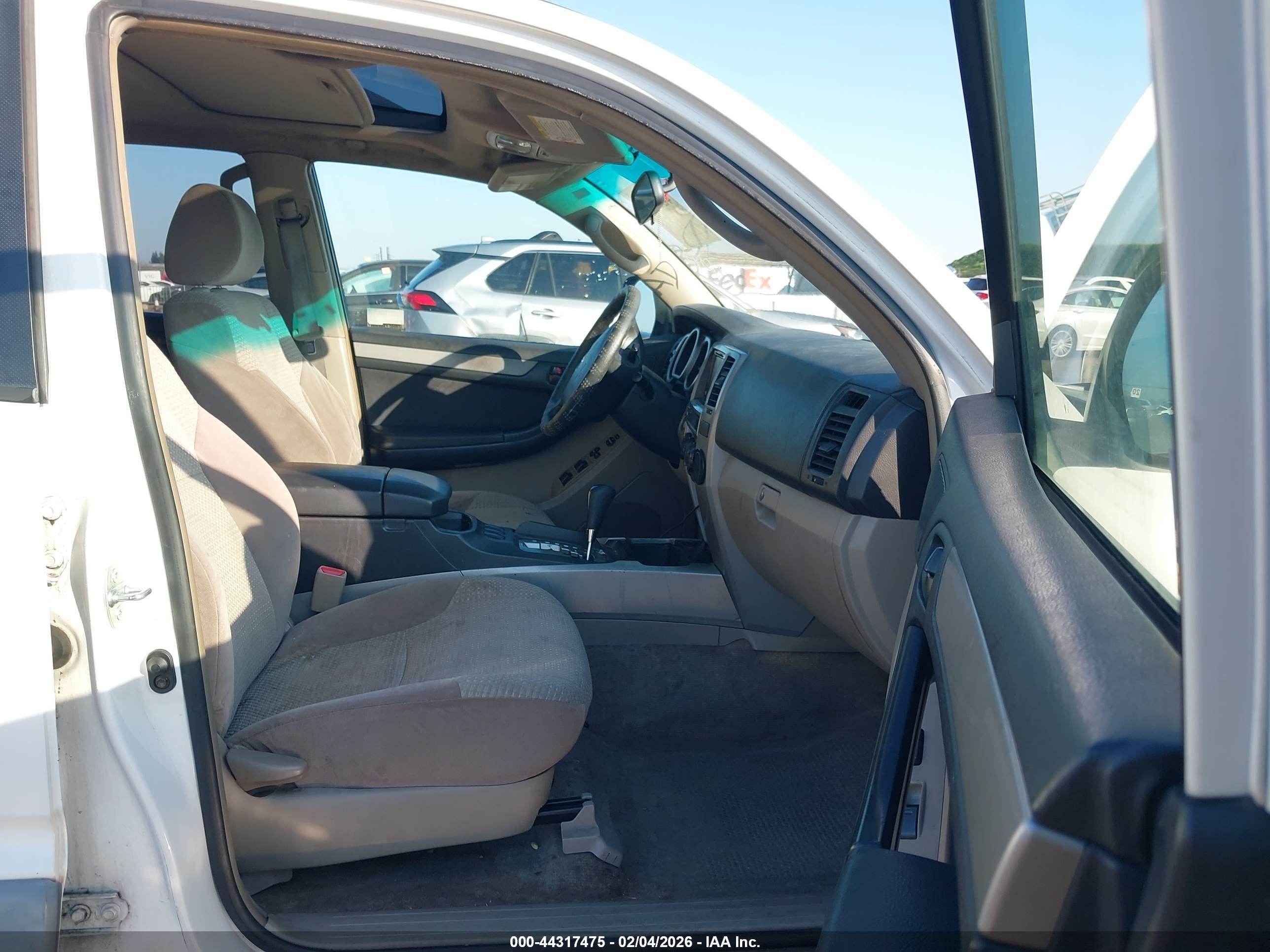 TOYOTA 4RUNNER image 5