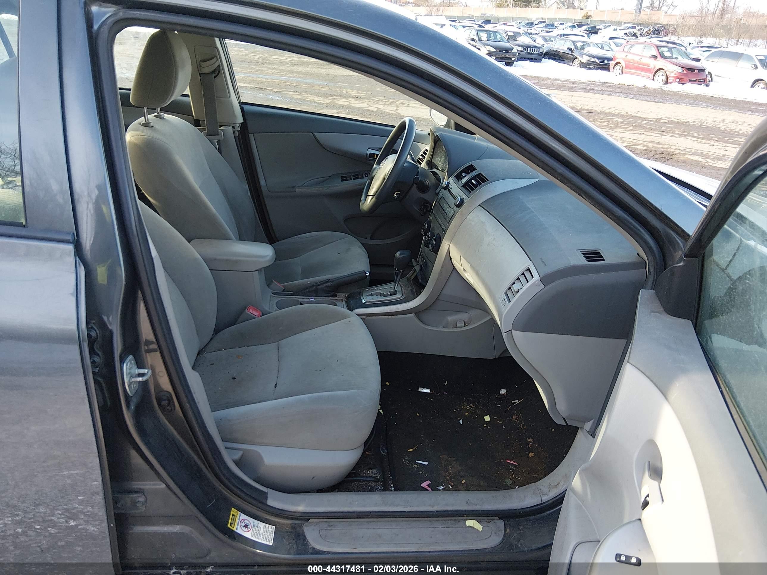 TOYOTA COROLLA image 5