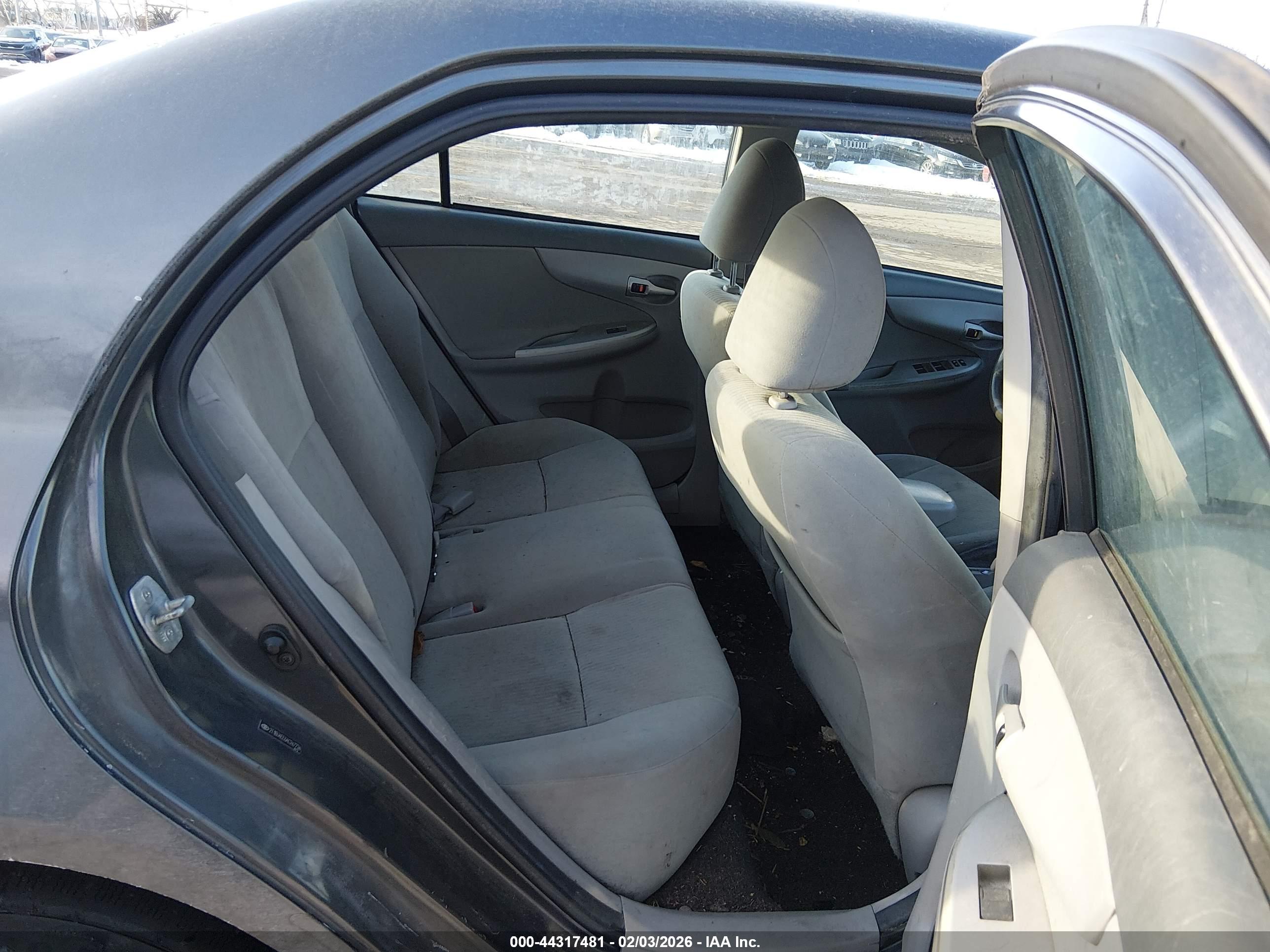 TOYOTA COROLLA image 8