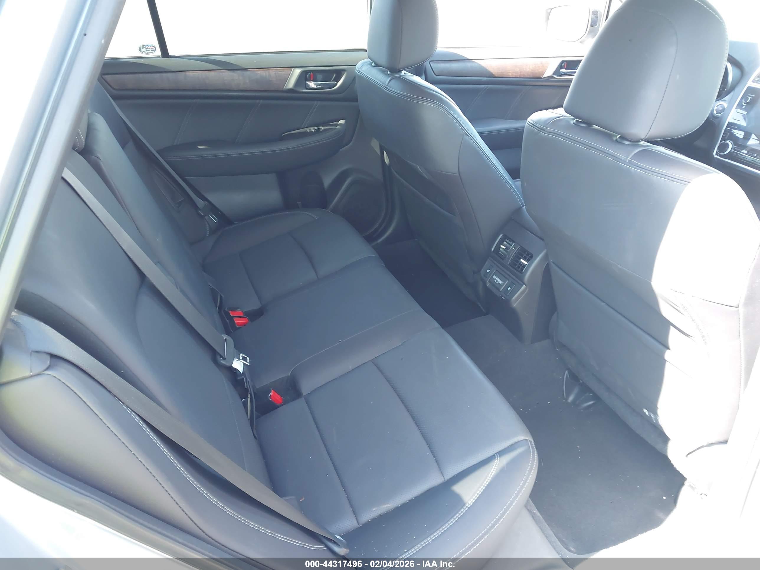 SUBARU OUTBACK image 8