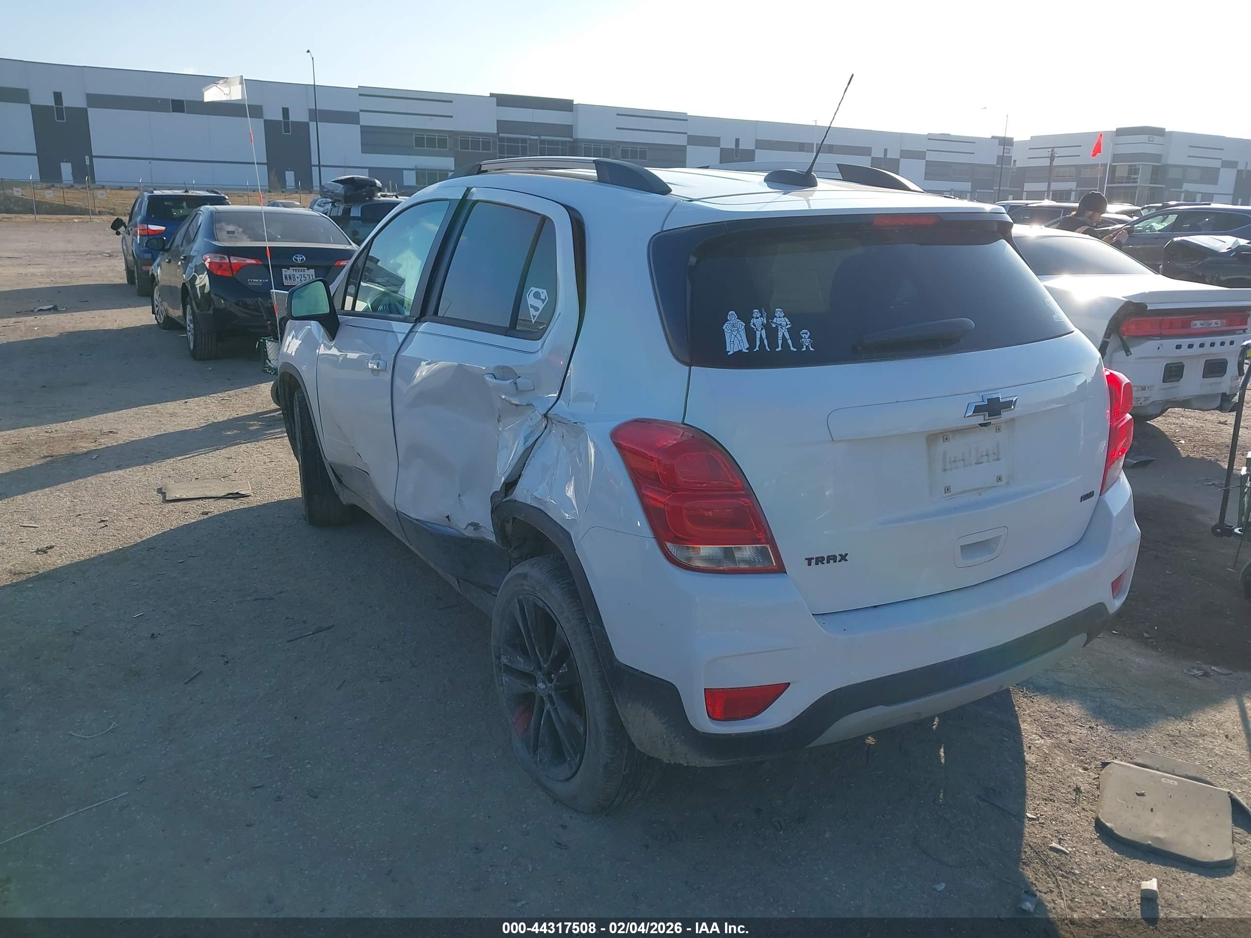 CHEVROLET TRAX image 3