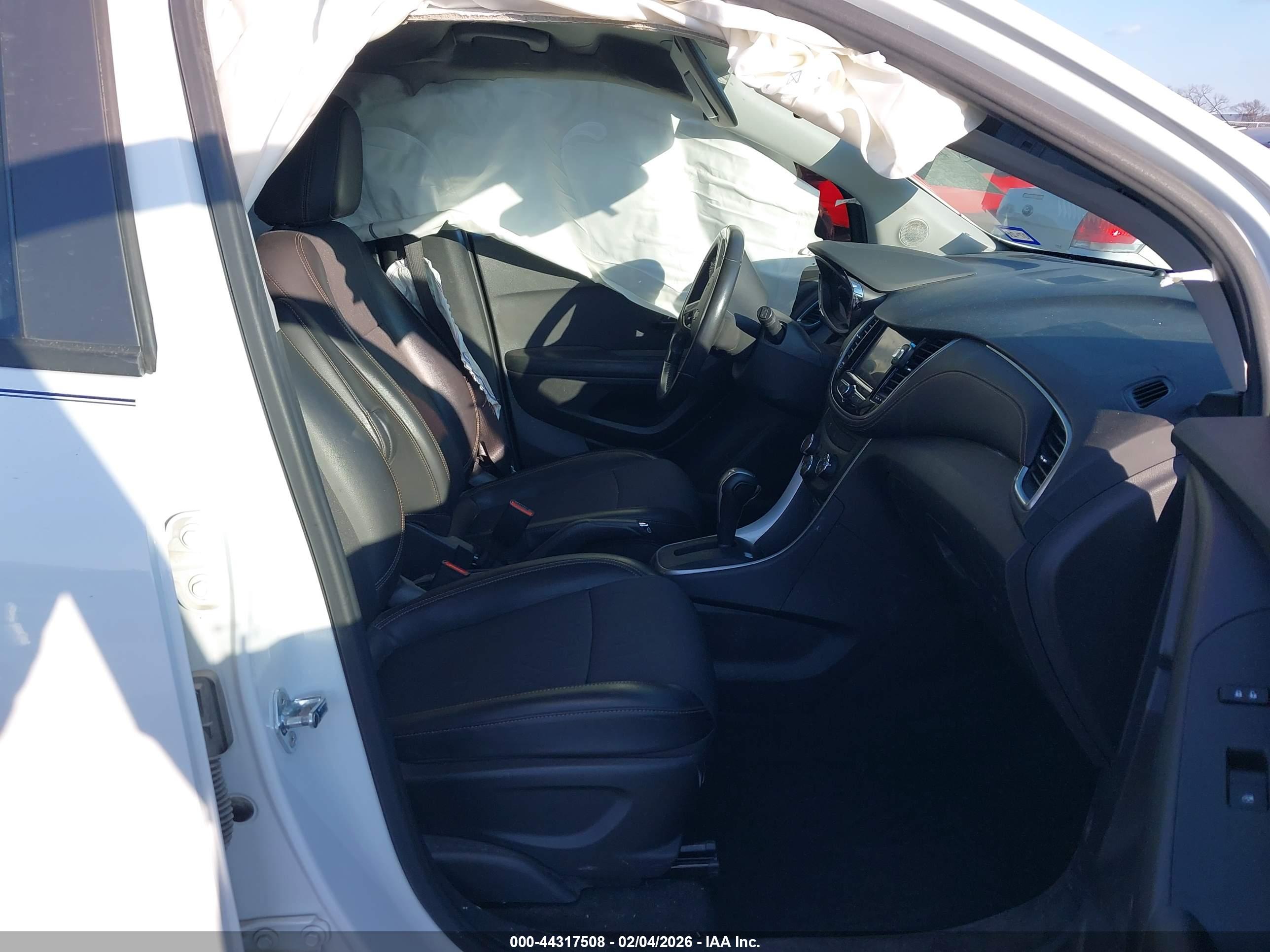 CHEVROLET TRAX image 5