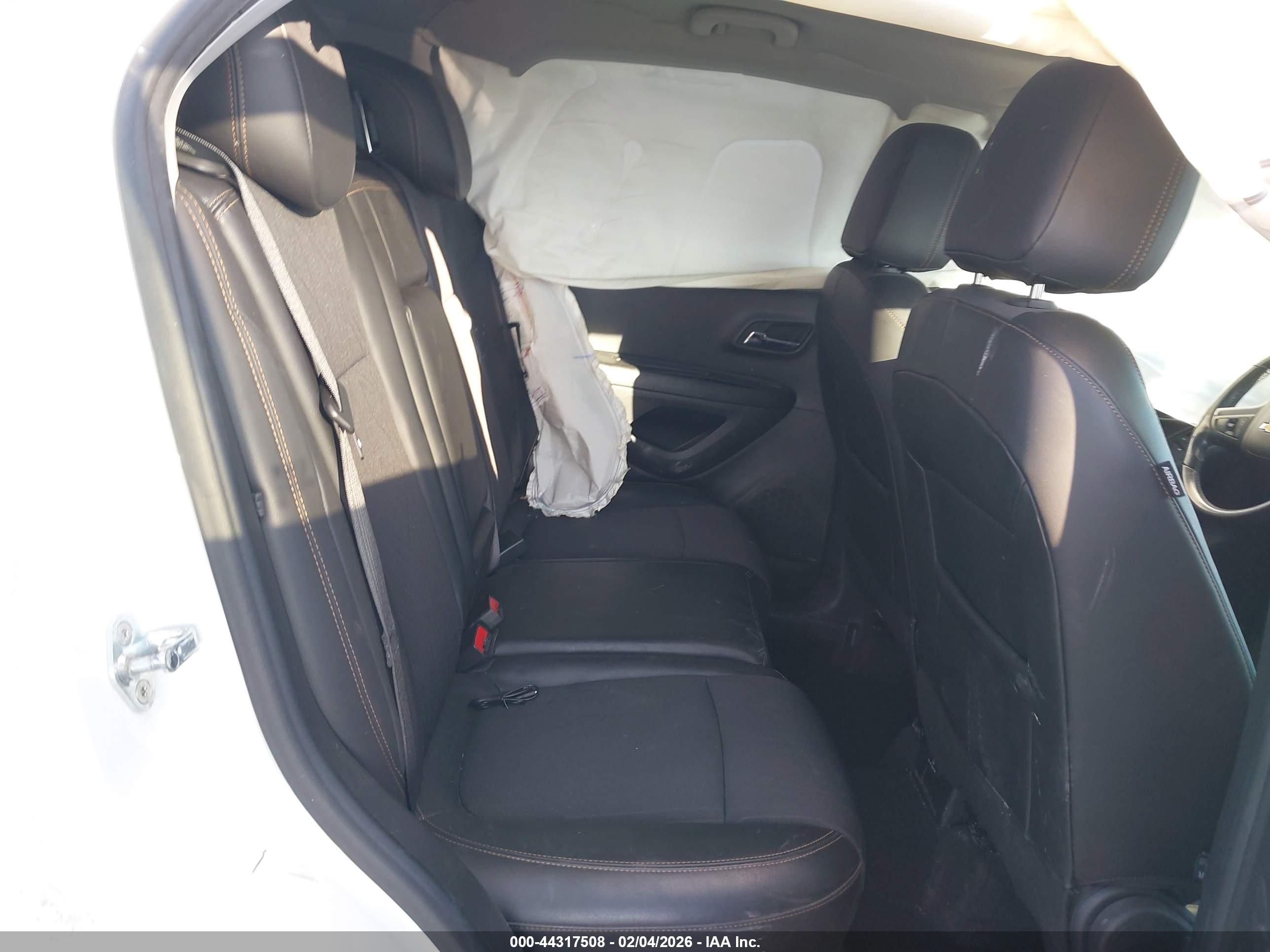 CHEVROLET TRAX image 8