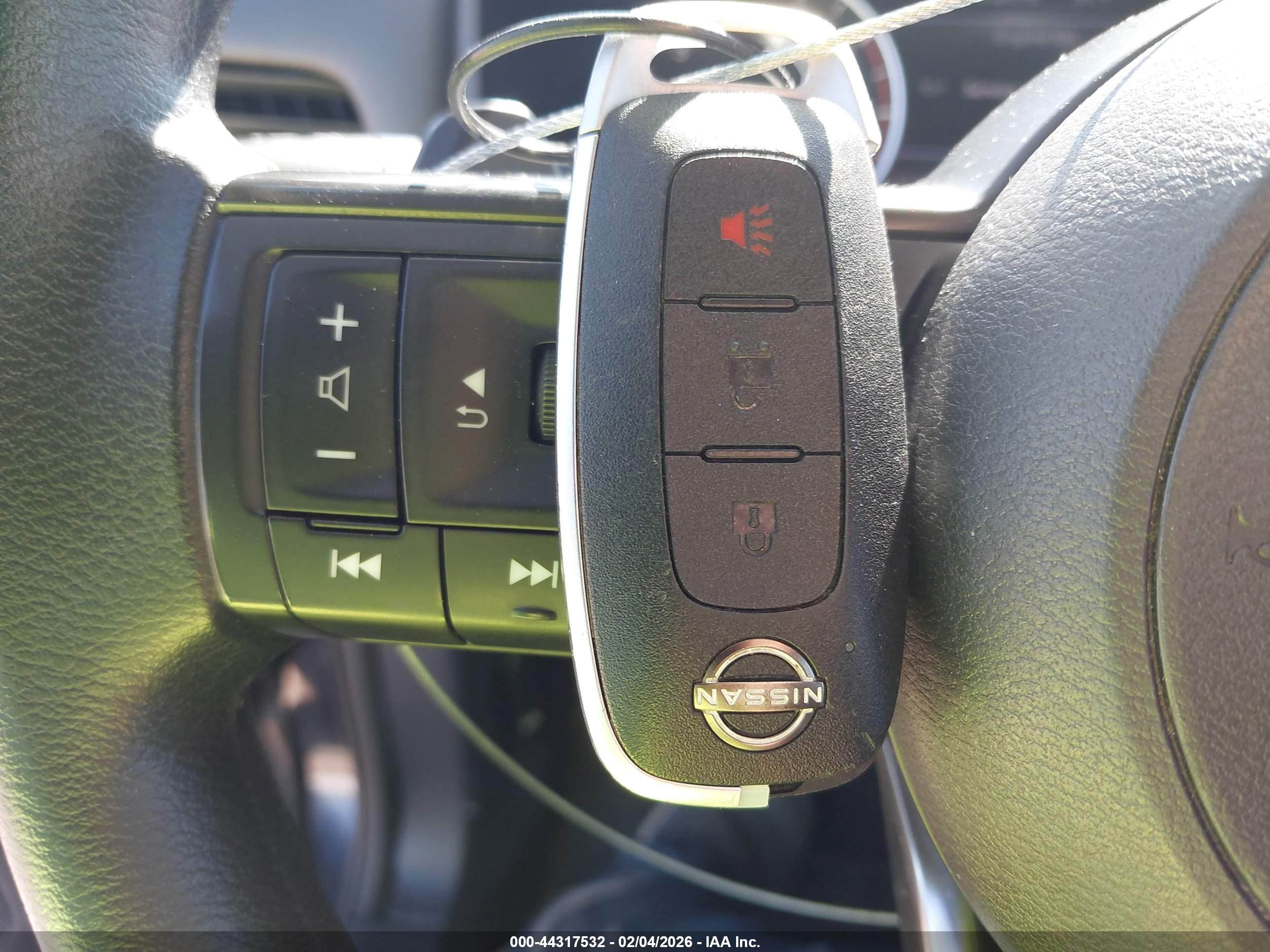 NISSAN ROGUE image 11