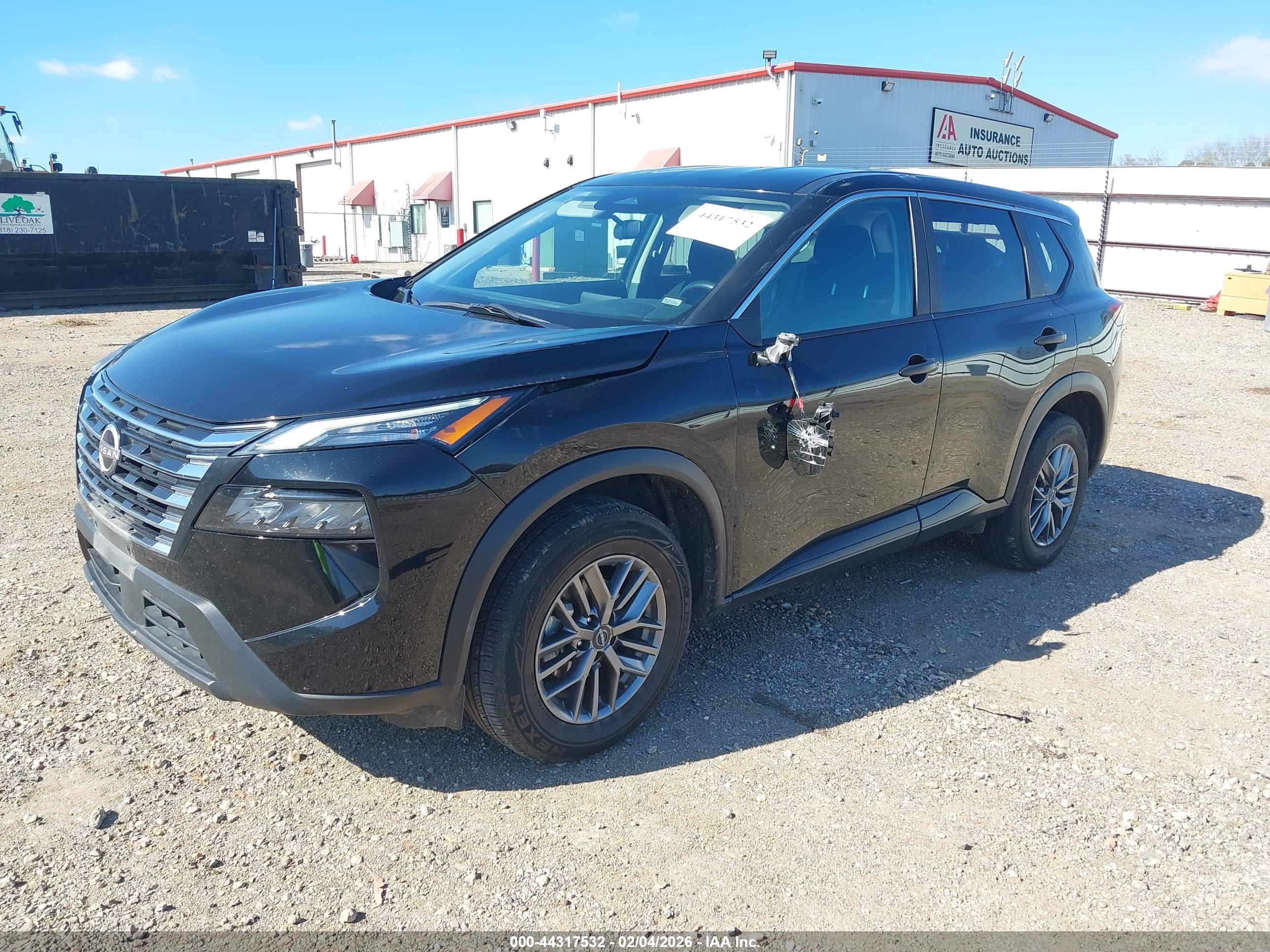 NISSAN ROGUE image 2