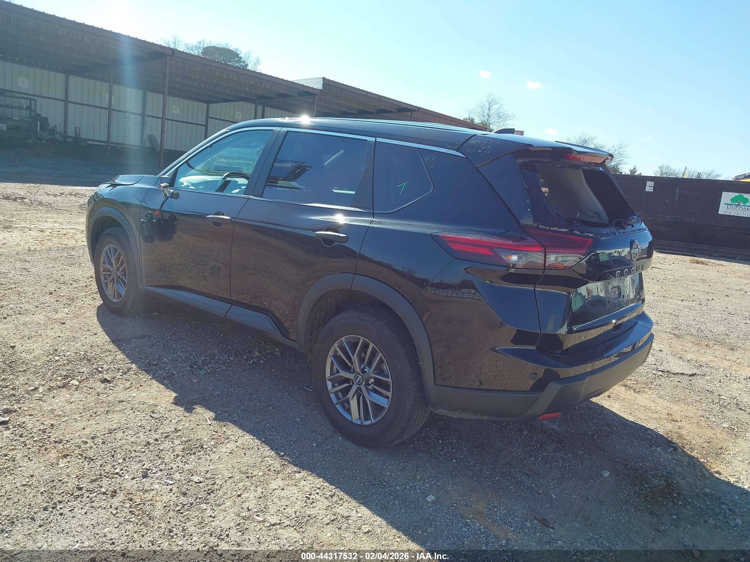 NISSAN ROGUE image 3