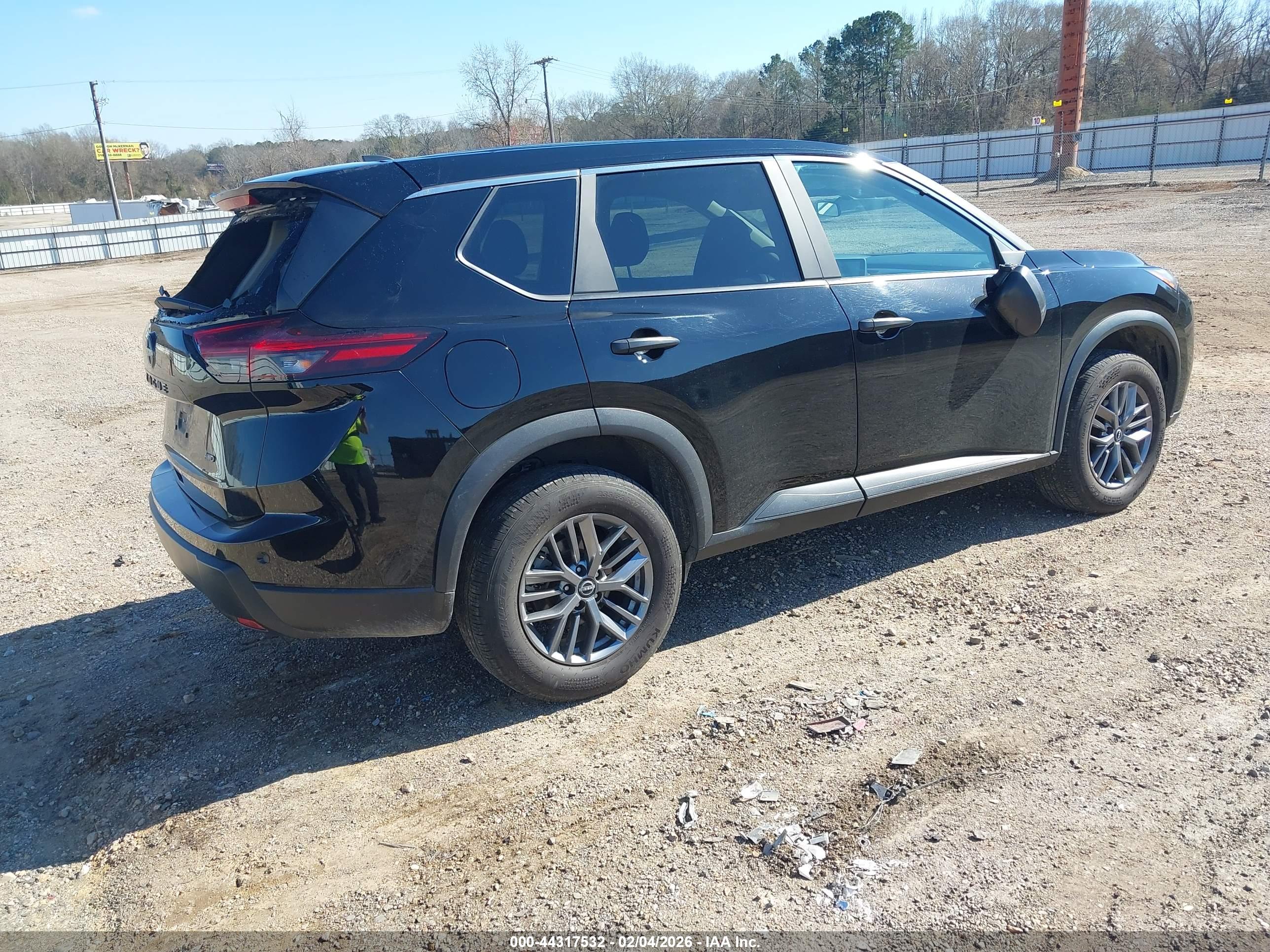 NISSAN ROGUE image 4