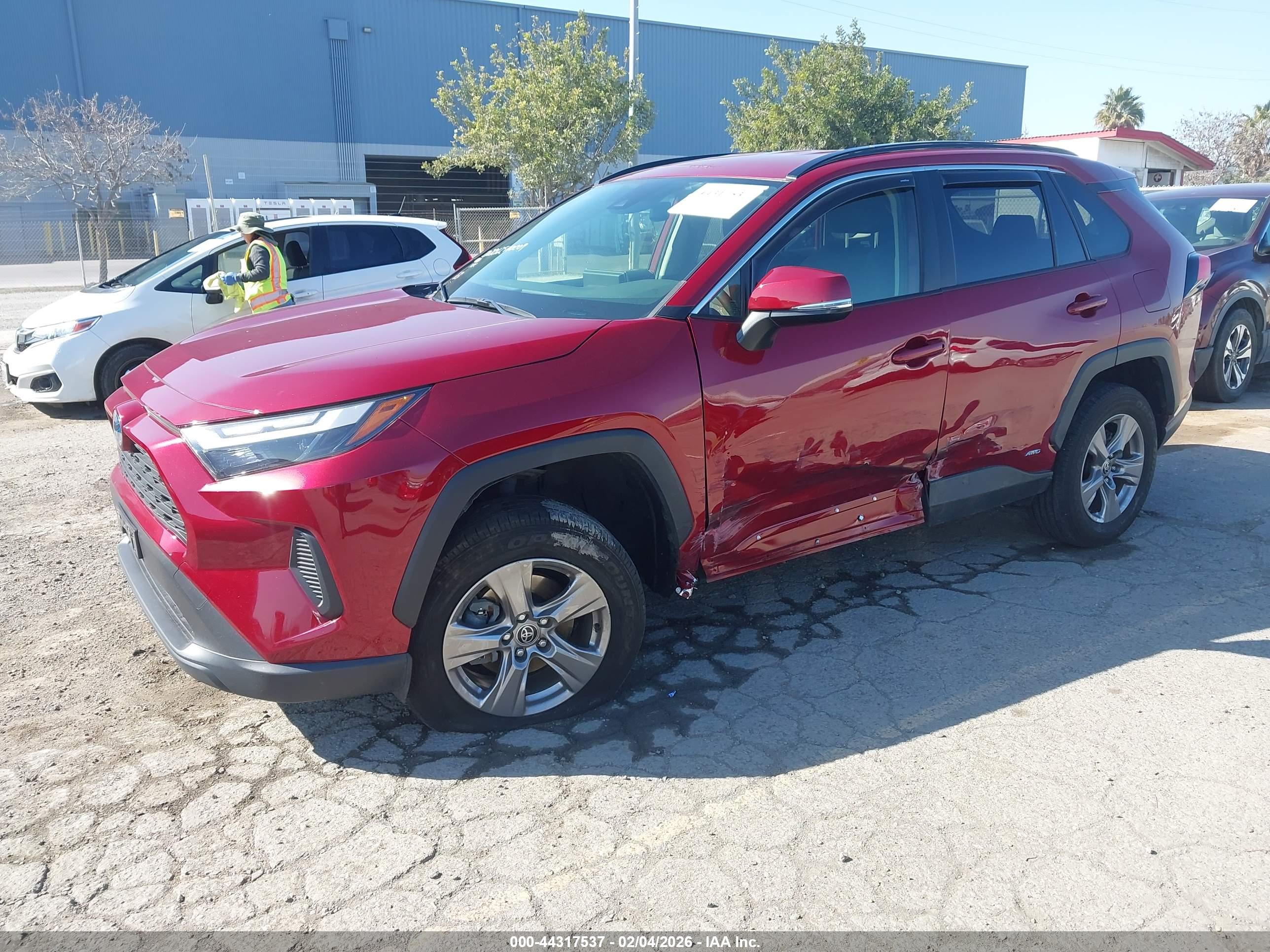 TOYOTA RAV4 image 2