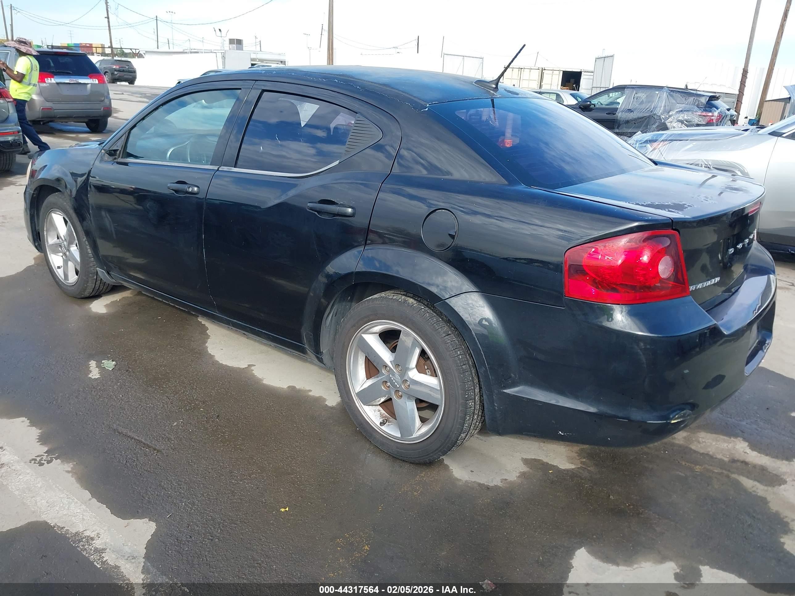 DODGE AVENGER image 3
