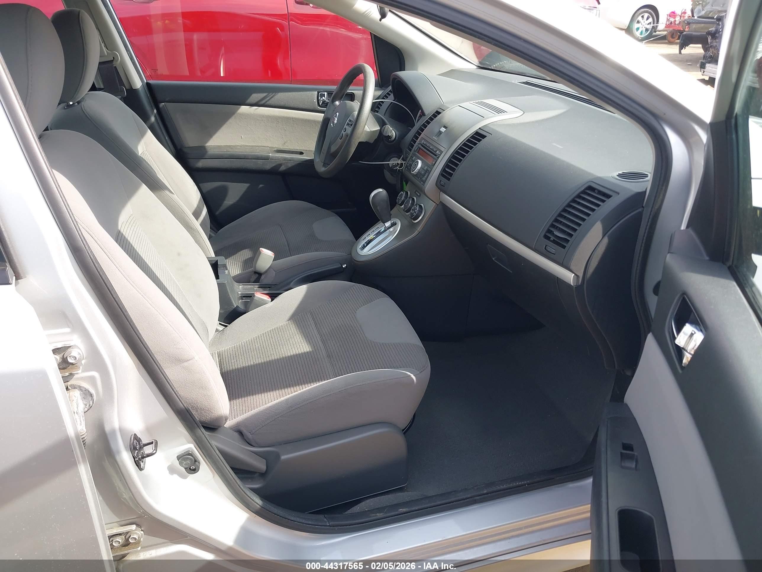 NISSAN SENTRA image 5