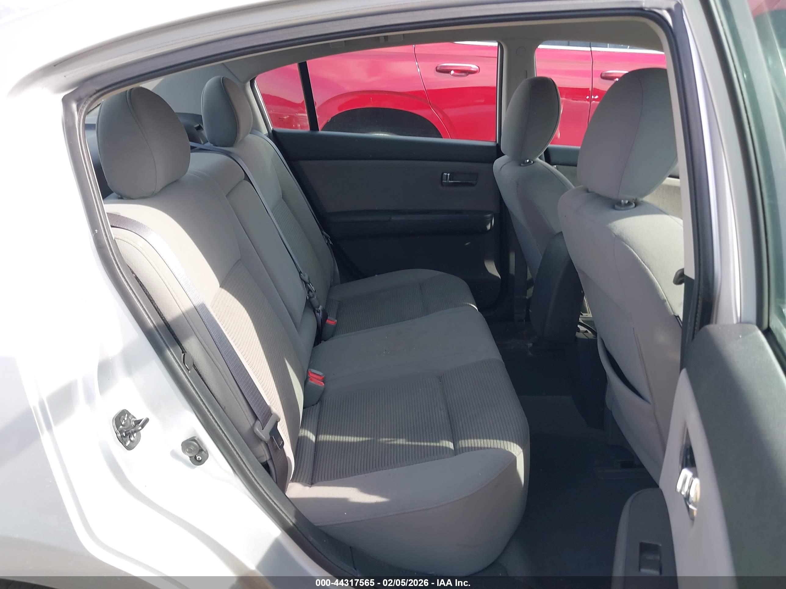 NISSAN SENTRA image 8
