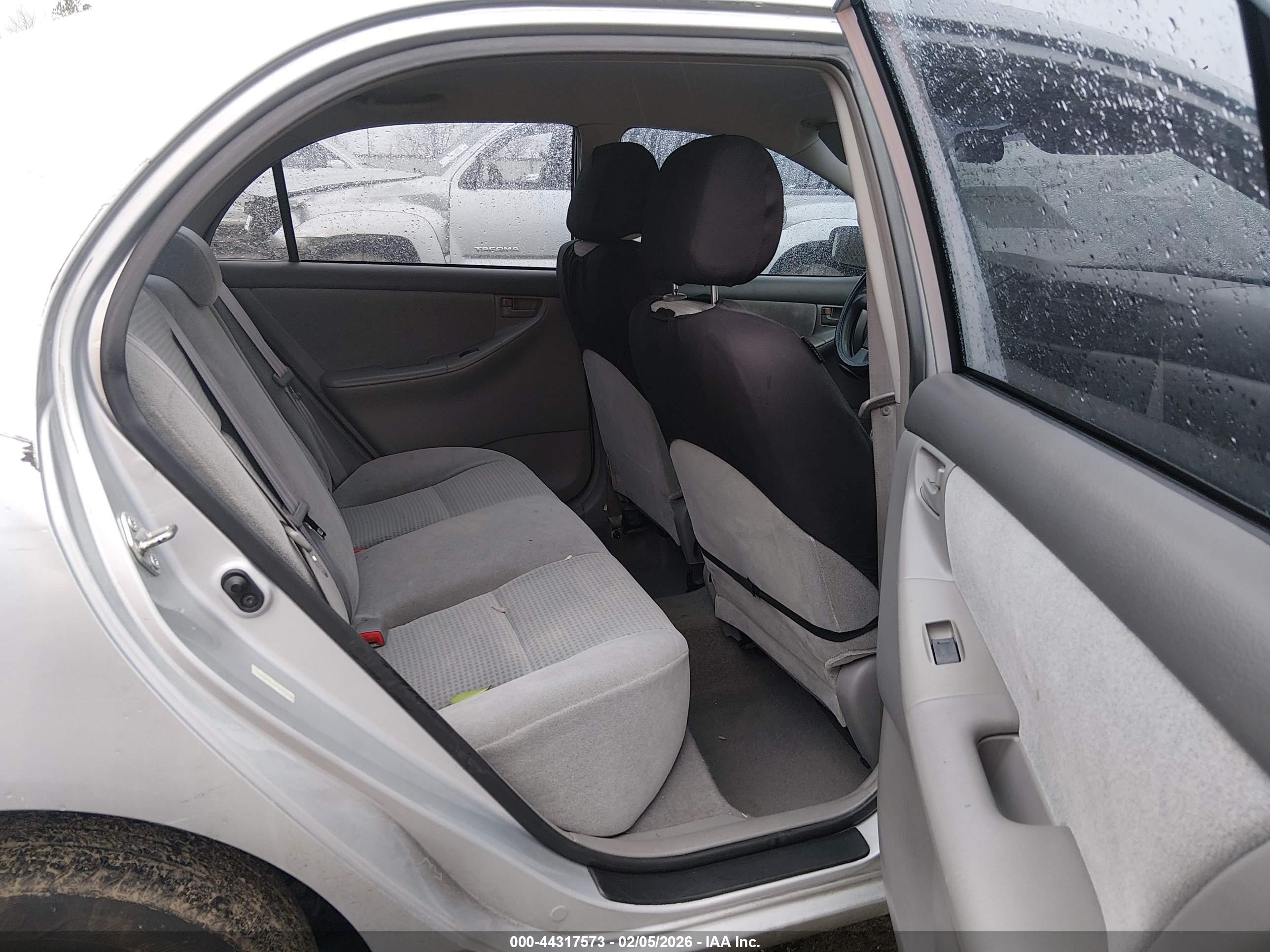 TOYOTA COROLLA image 8