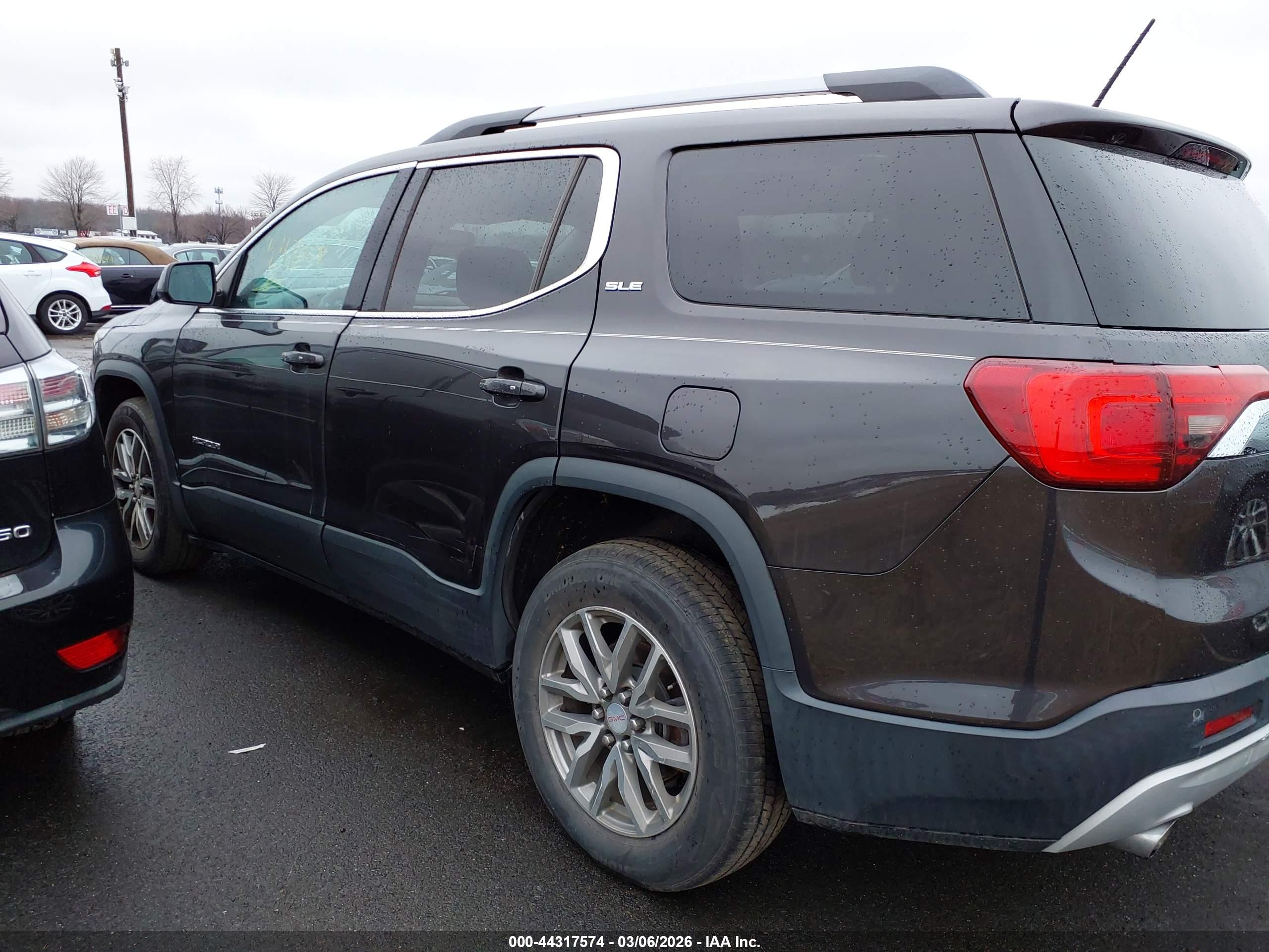 GMC ACADIA image 6