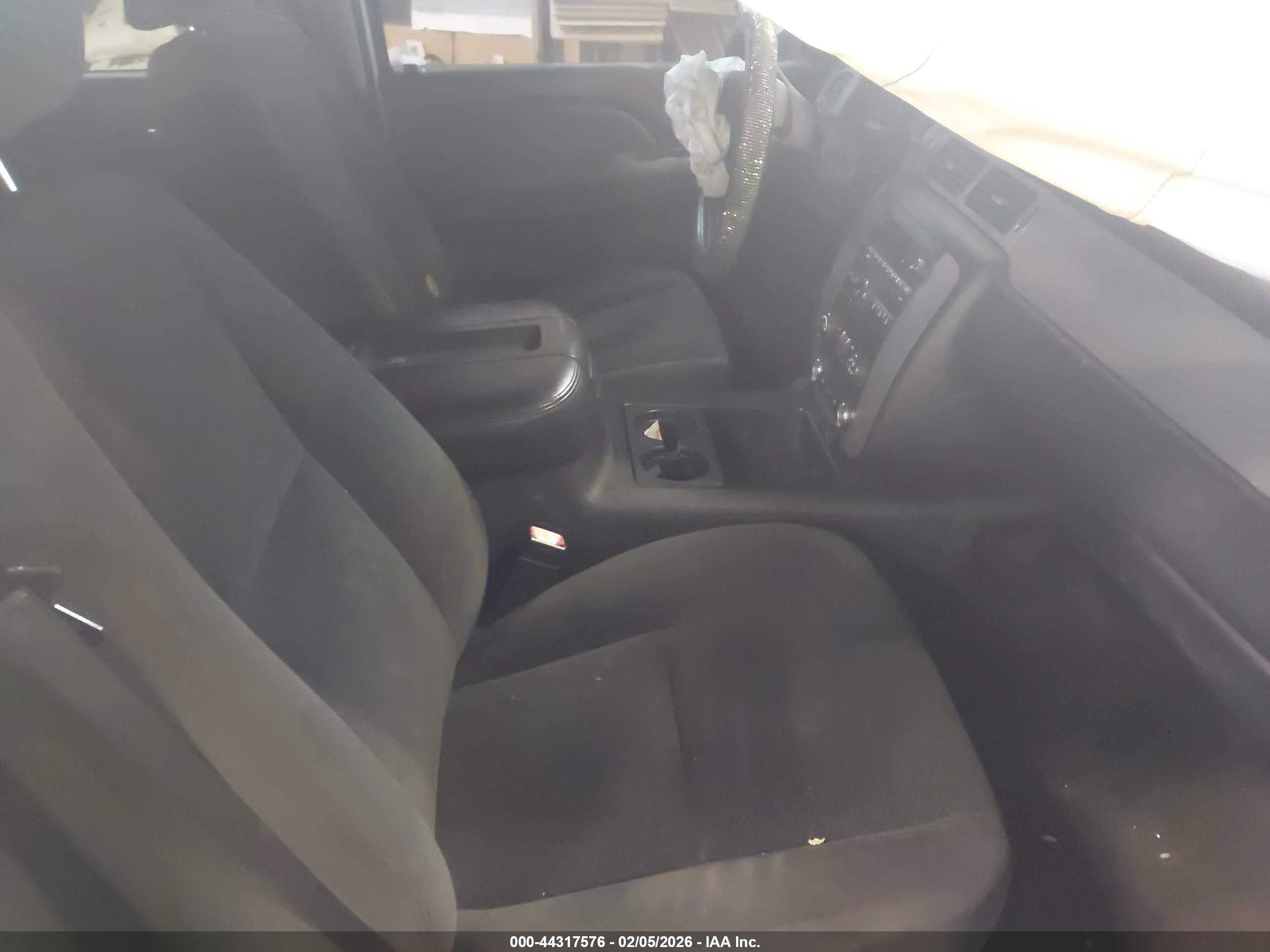 CHEVROLET TAHOE image 5