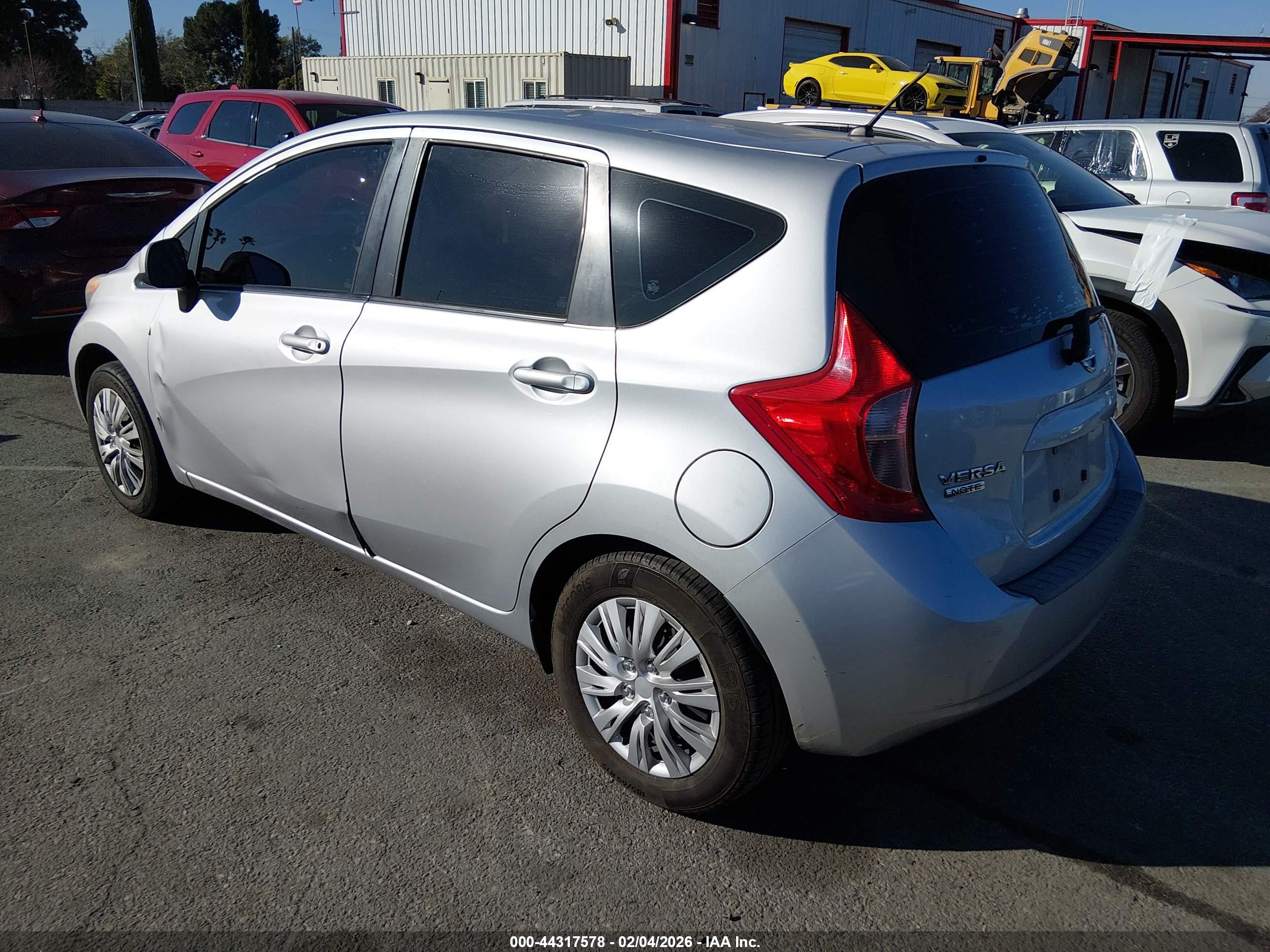 NISSAN VERSA image 3
