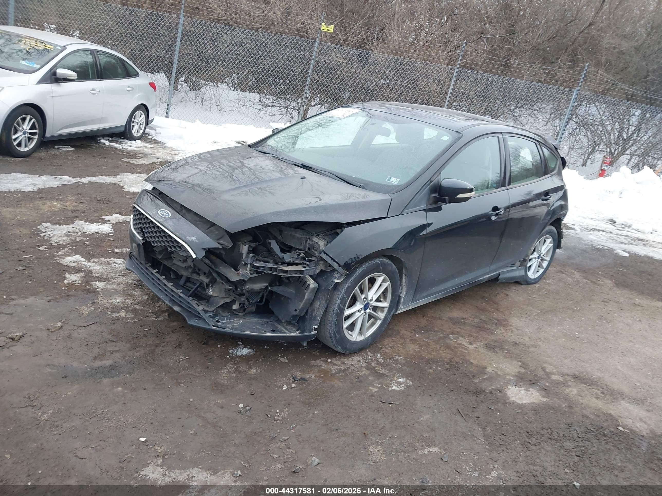 FORD FOCUS image 2