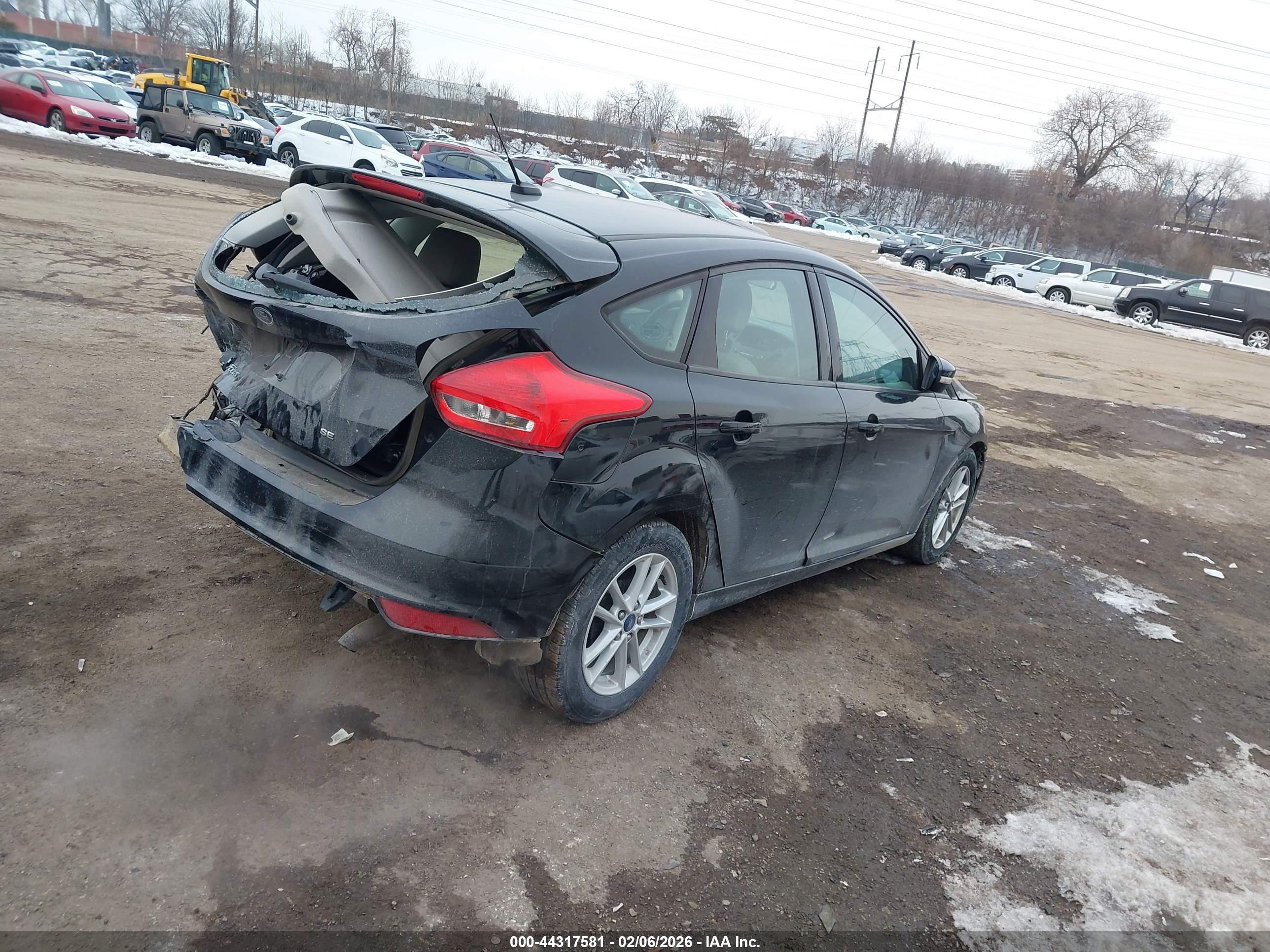 FORD FOCUS image 4