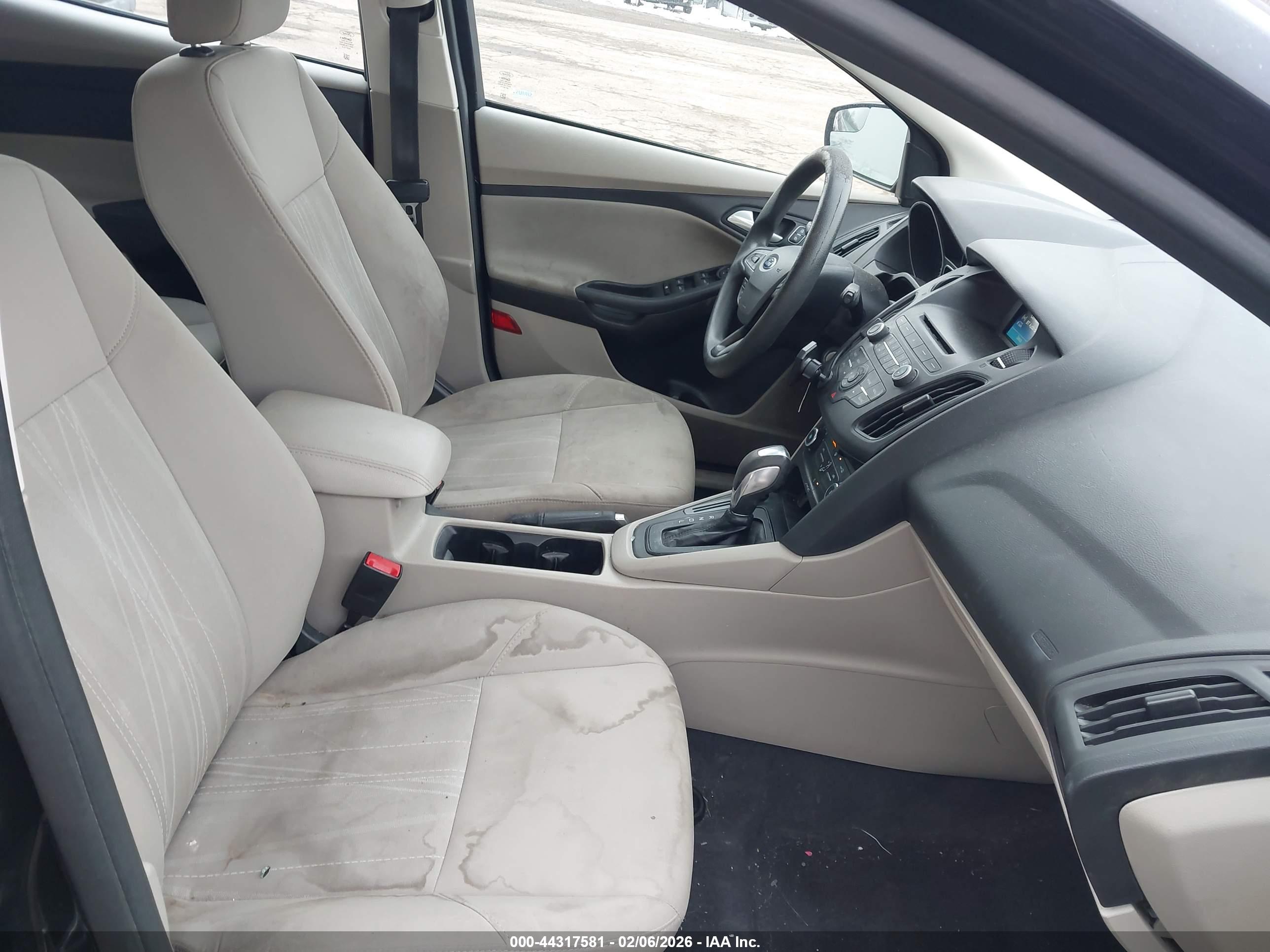FORD FOCUS image 5
