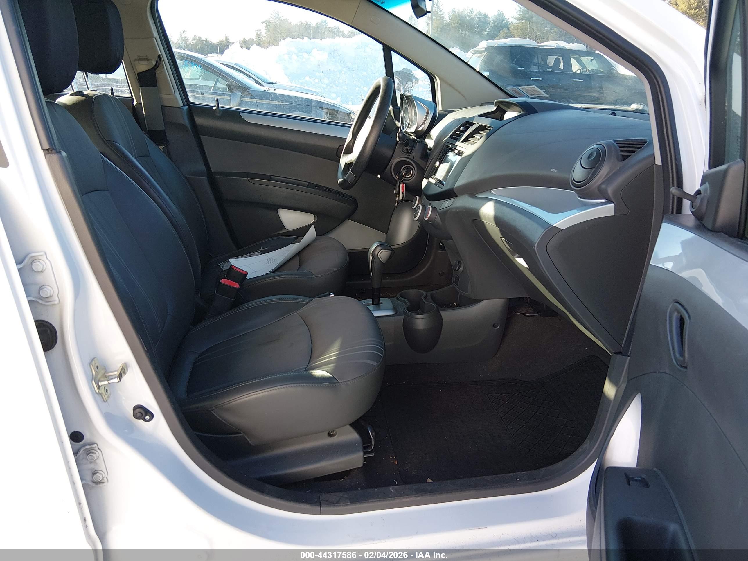 CHEVROLET SPARK image 5