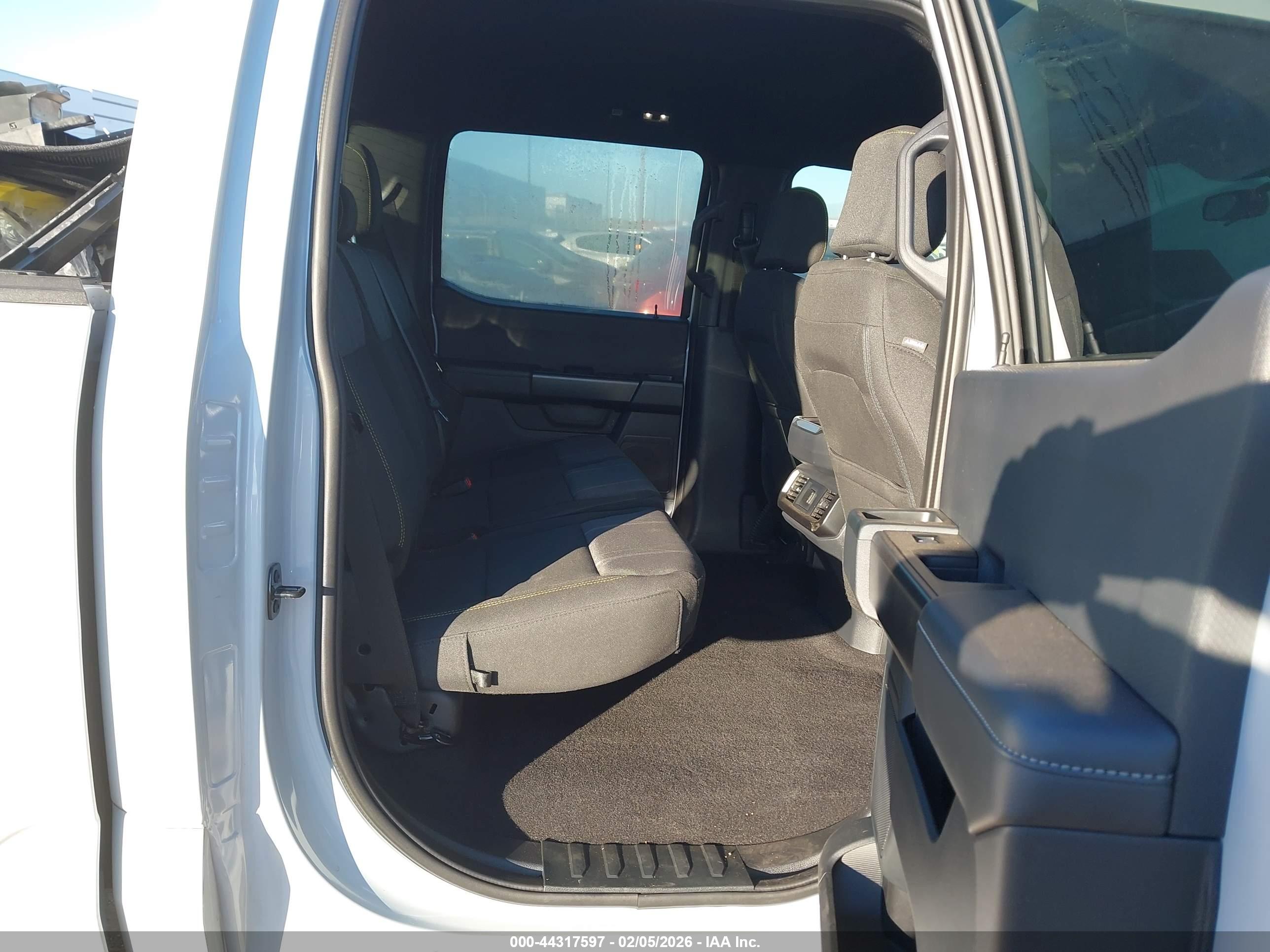 FORD F-150 image 8
