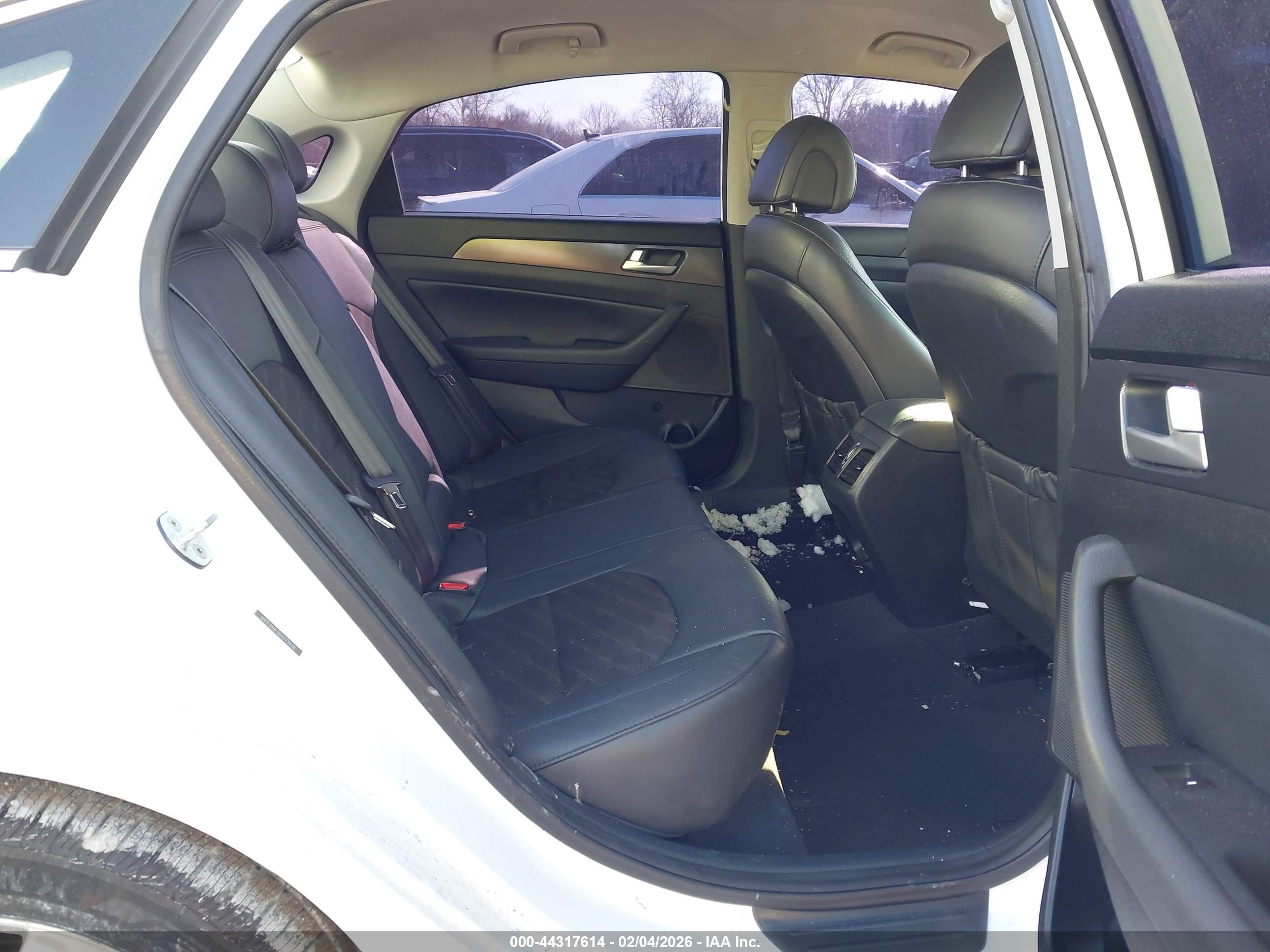 HYUNDAI SONATA image 8