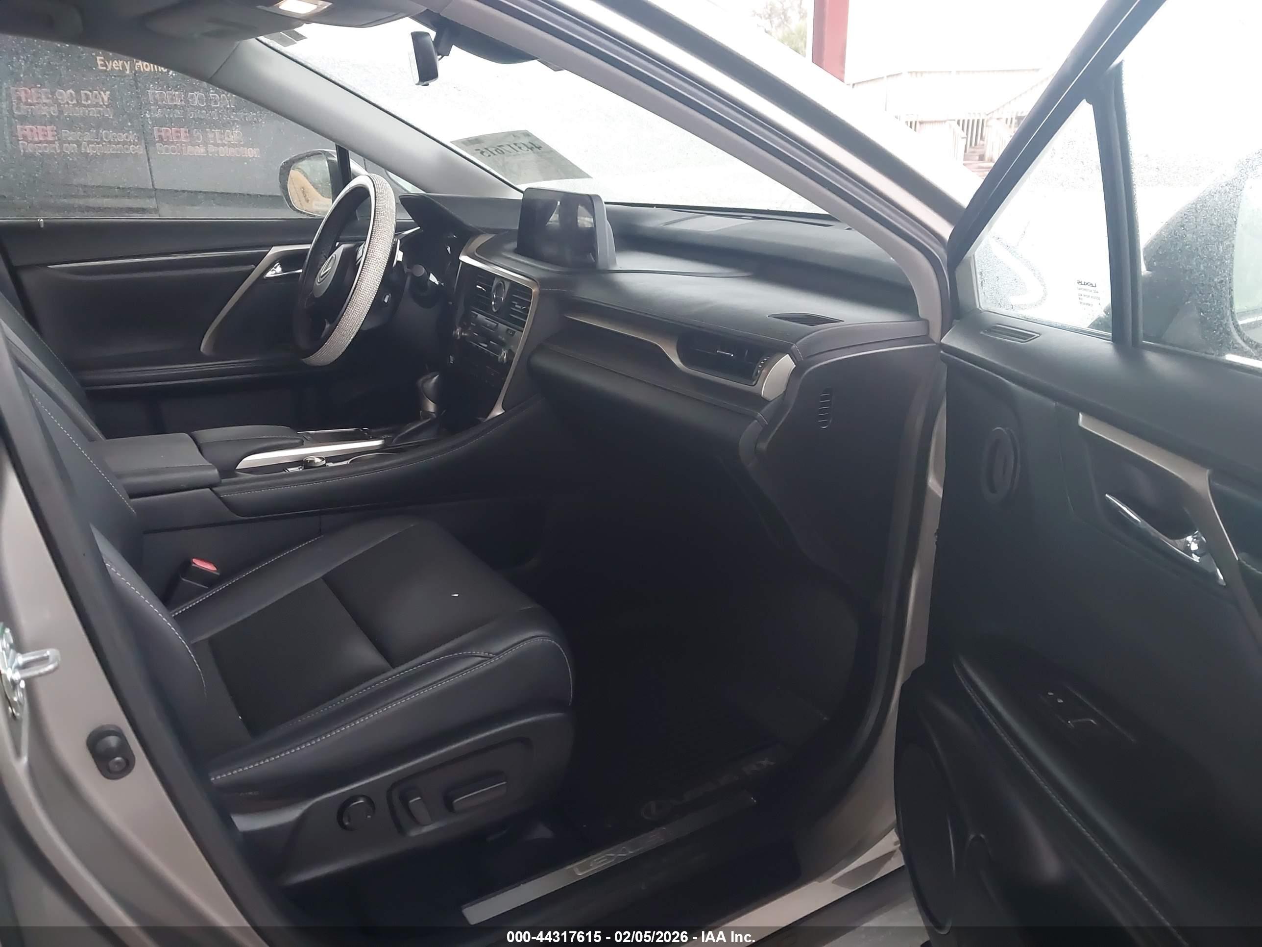 LEXUS RX image 5