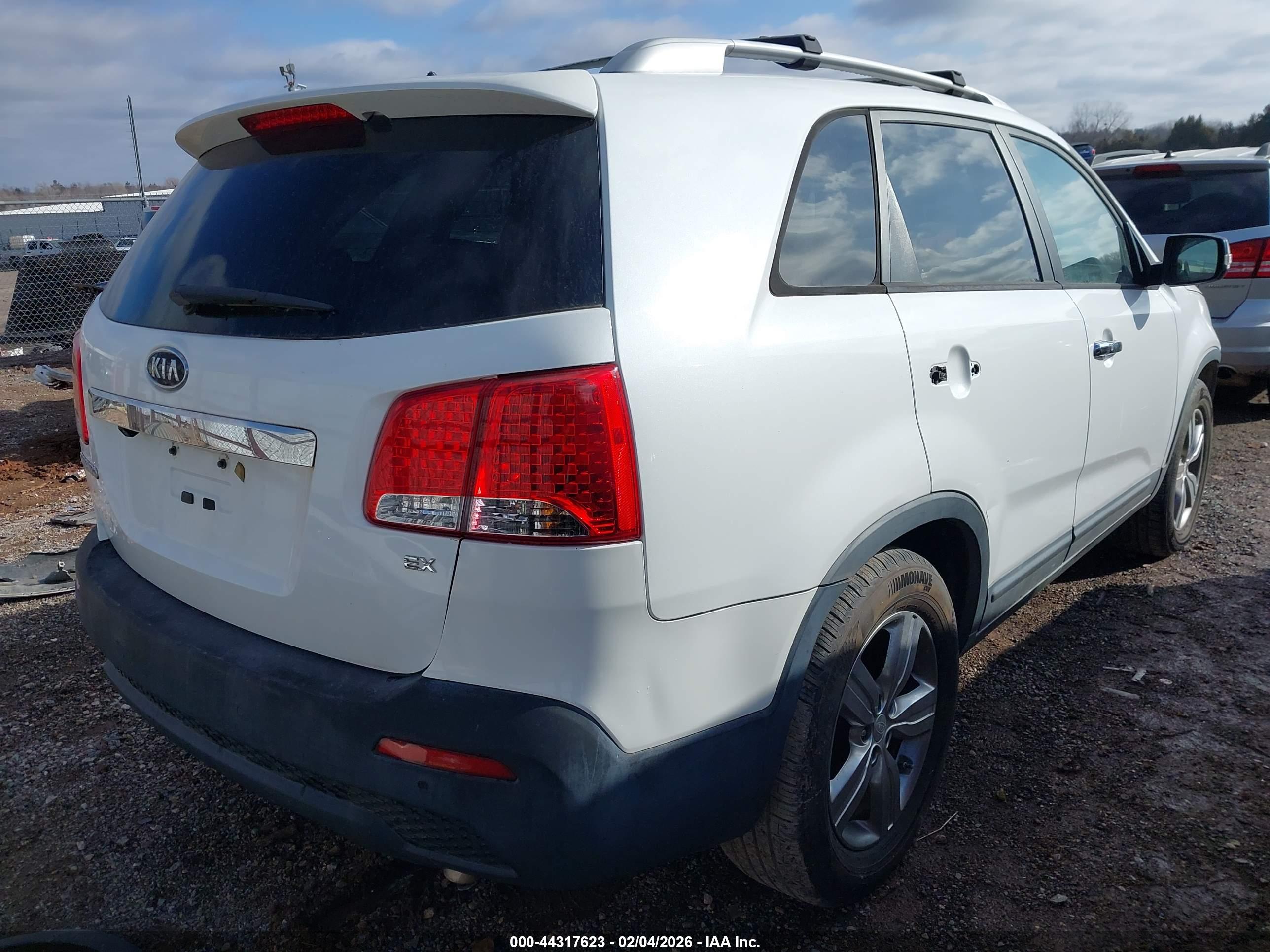 KIA SORENTO image 4