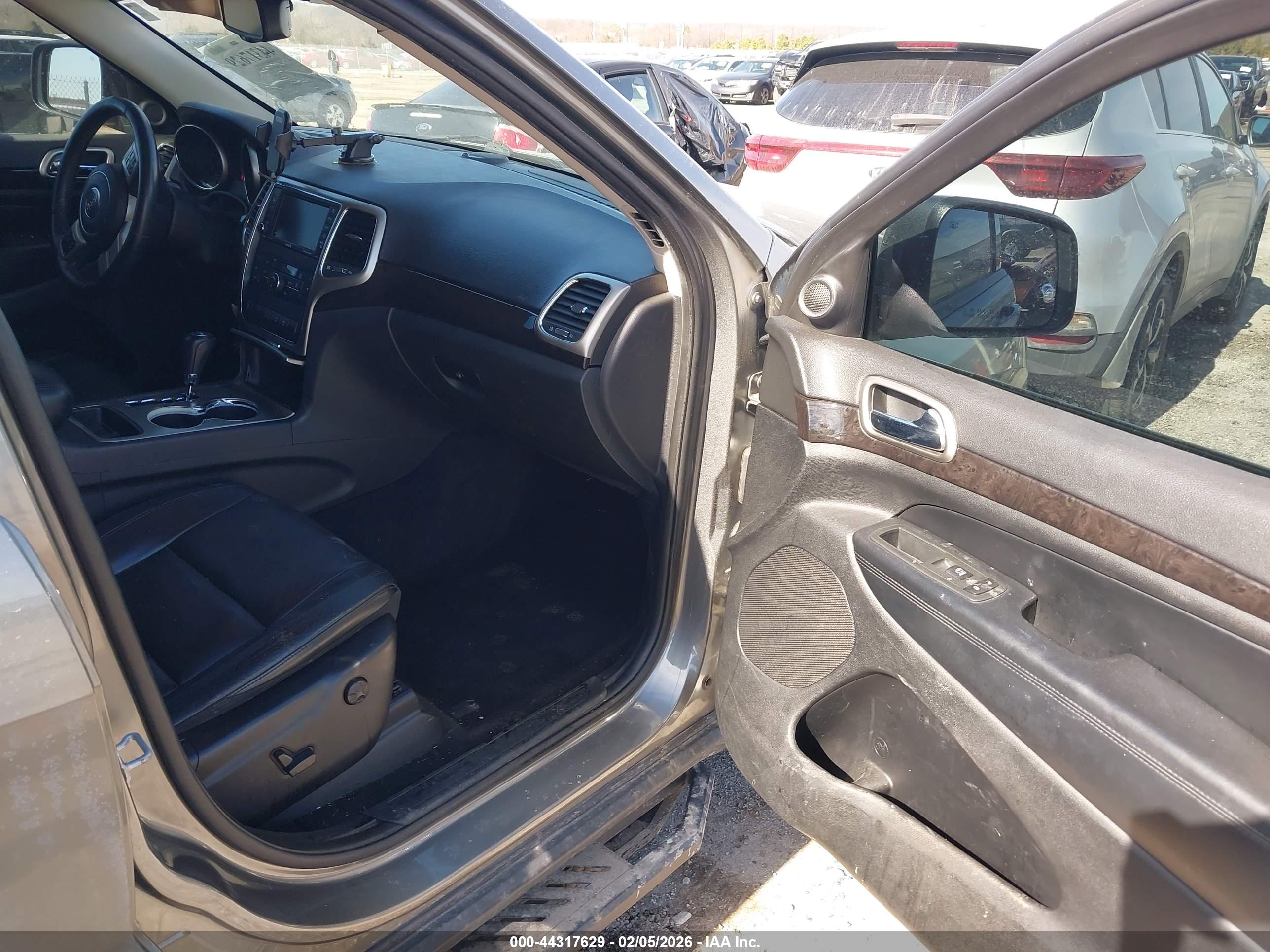 JEEP GRAND image 5