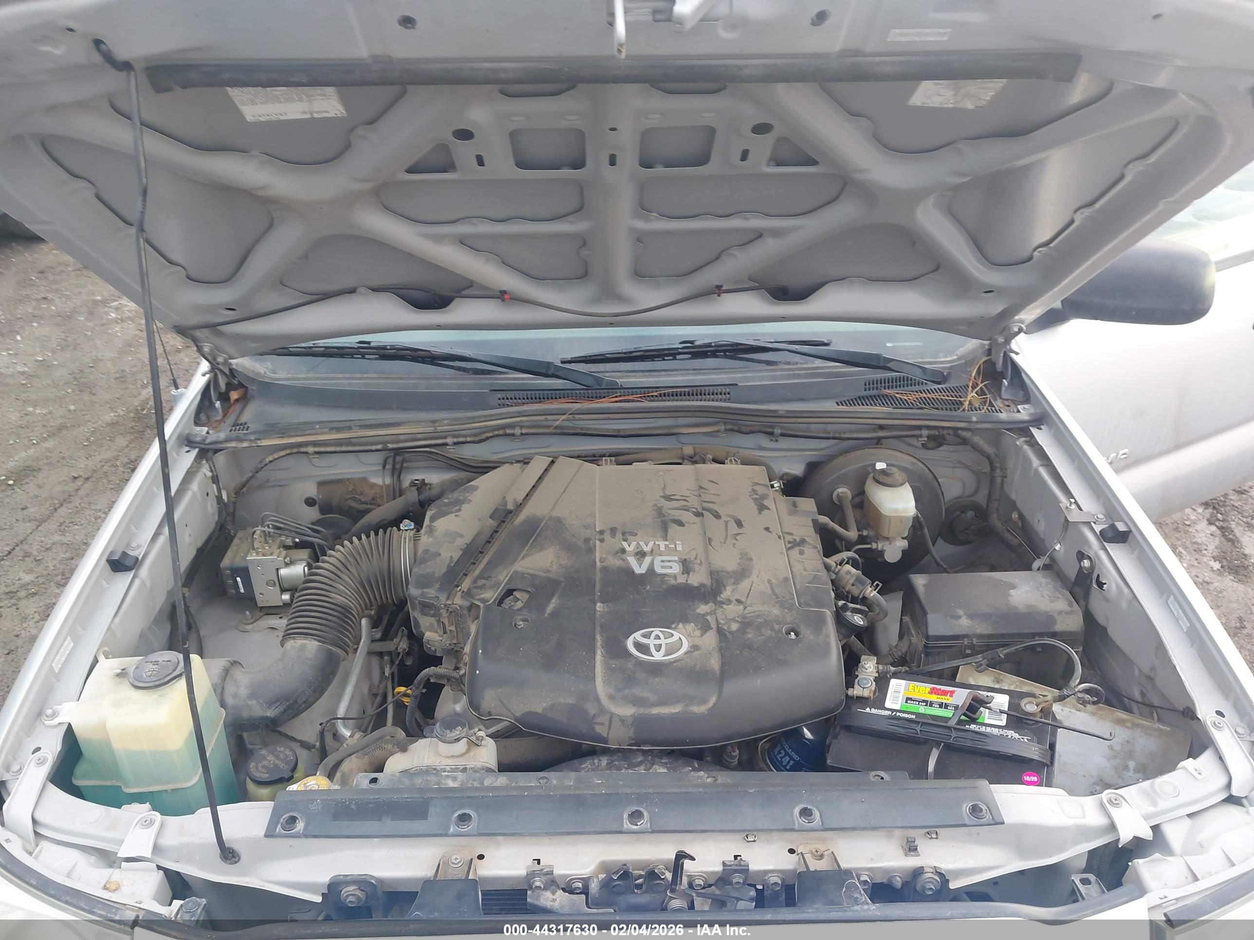 TOYOTA TACOMA image 10