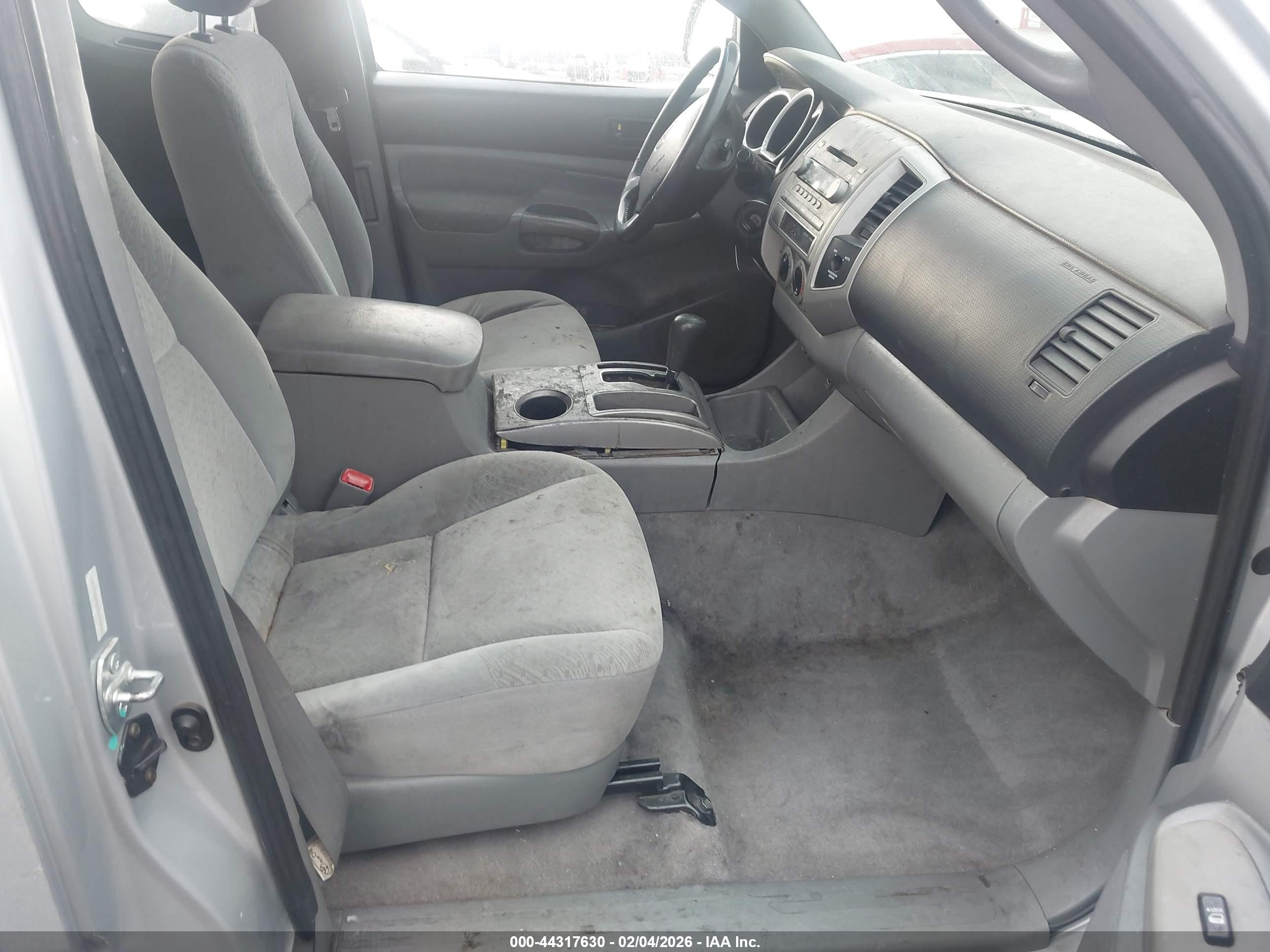 TOYOTA TACOMA image 5