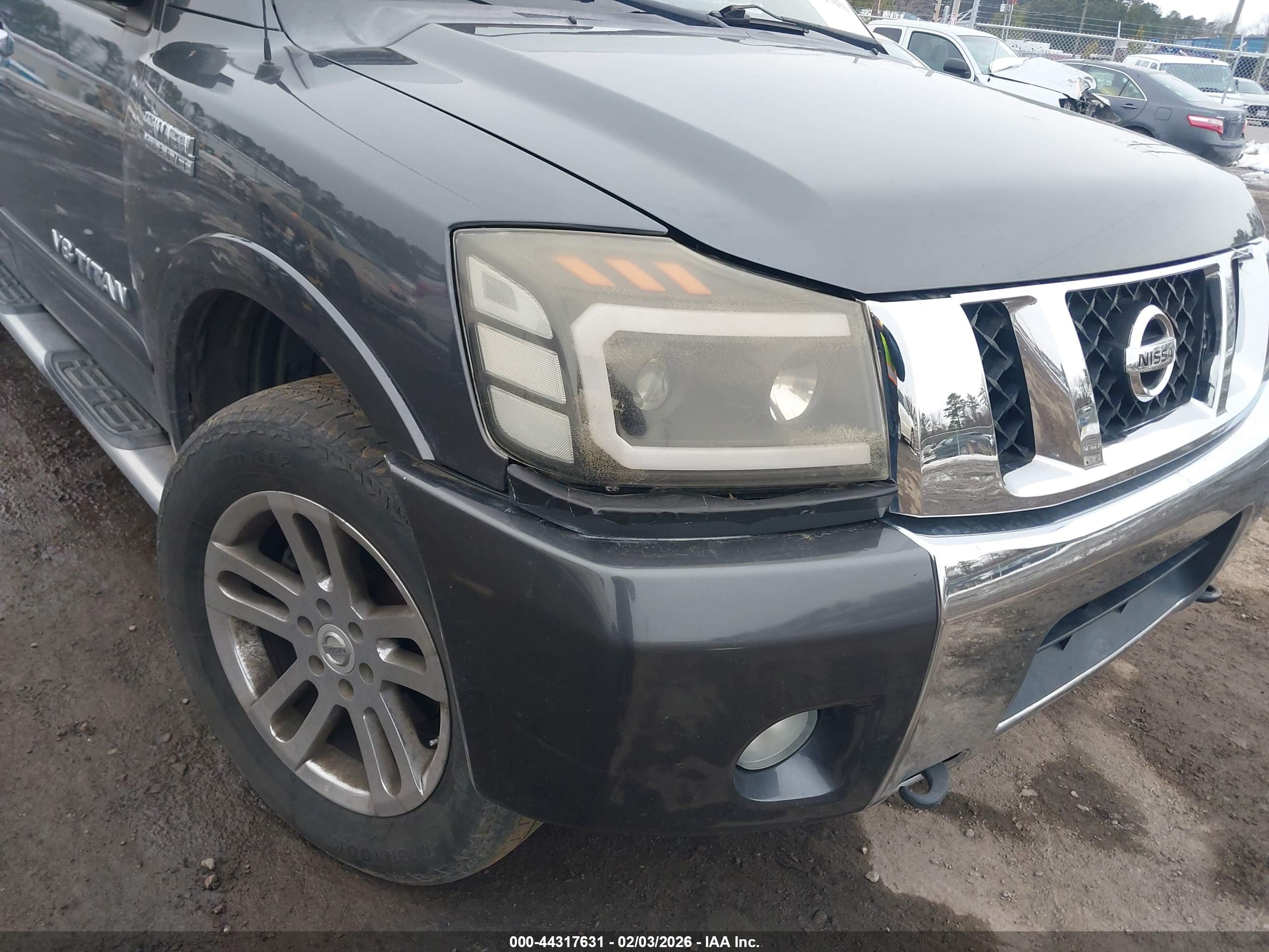 NISSAN TITAN image 6