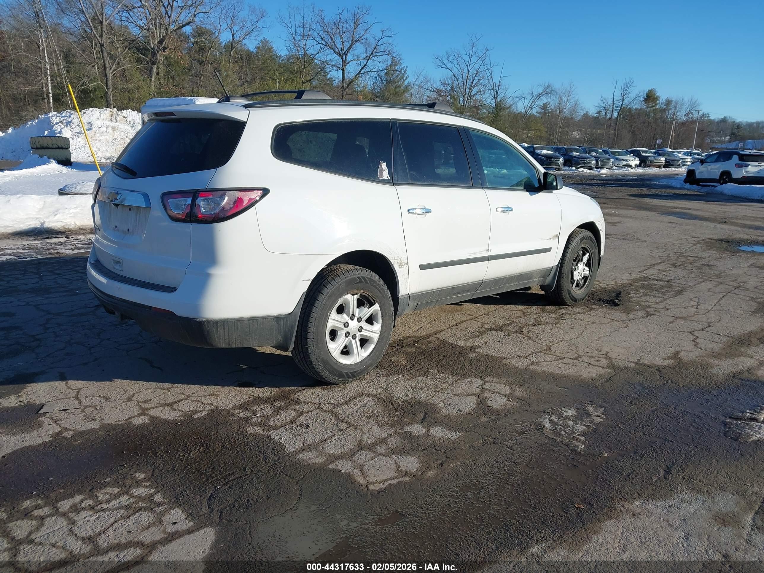 CHEVROLET TRAVERSE image 4