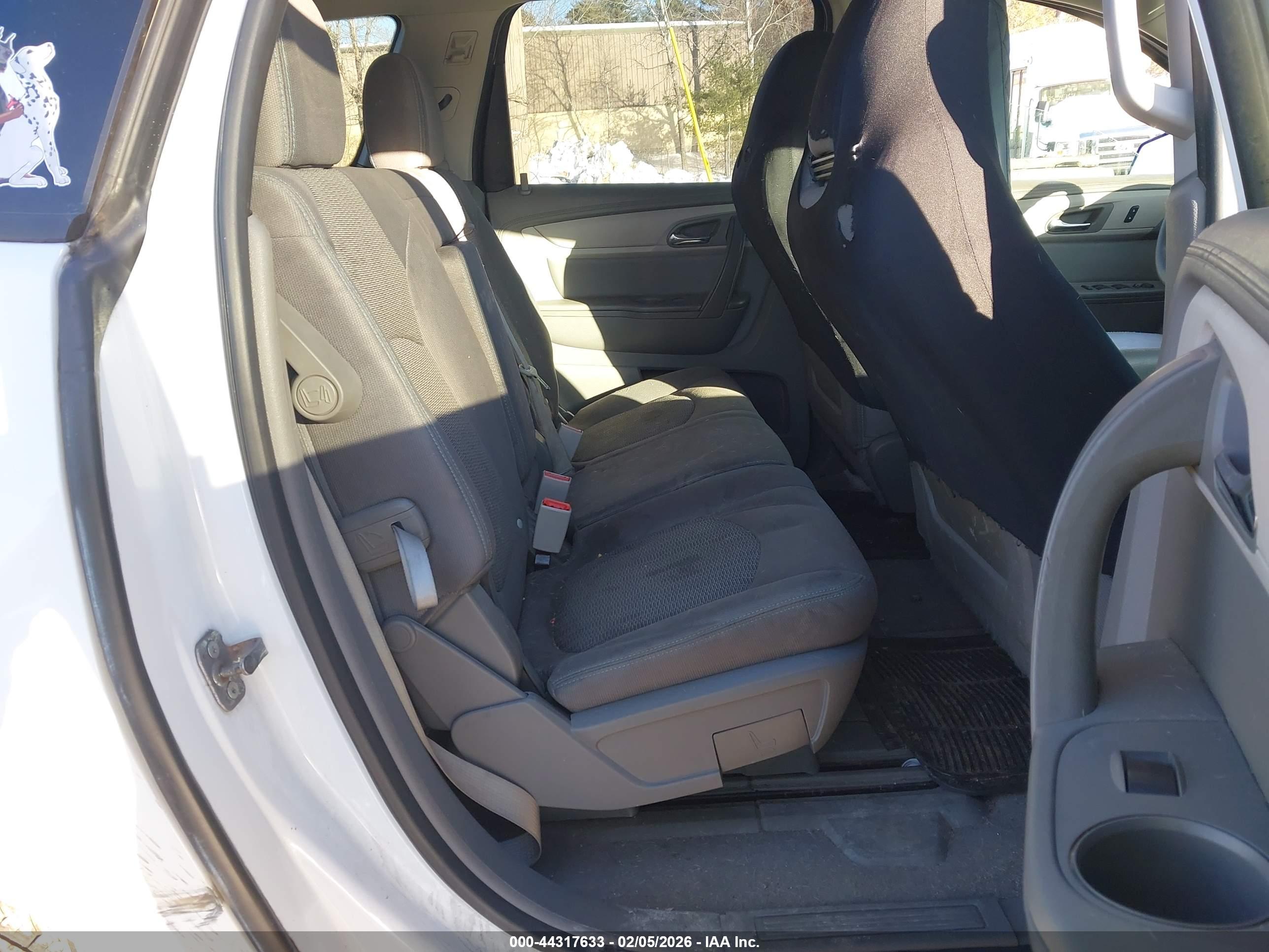 CHEVROLET TRAVERSE image 8