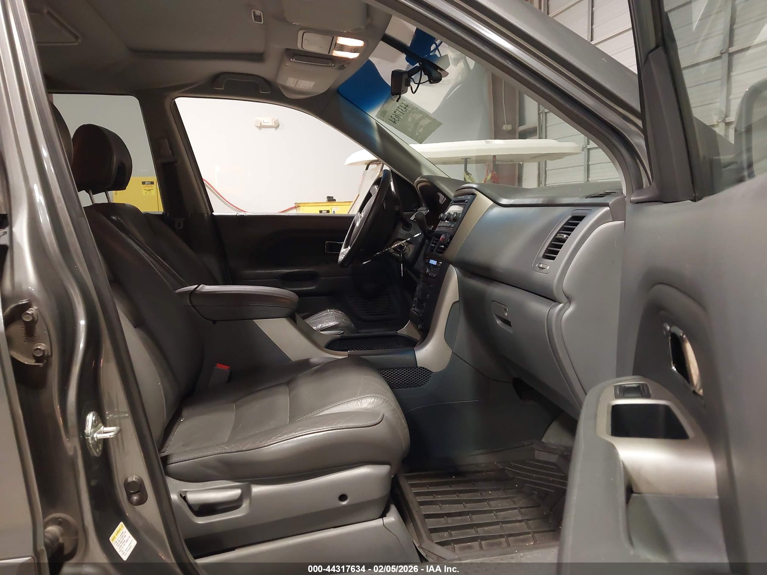 HONDA PILOT image 5