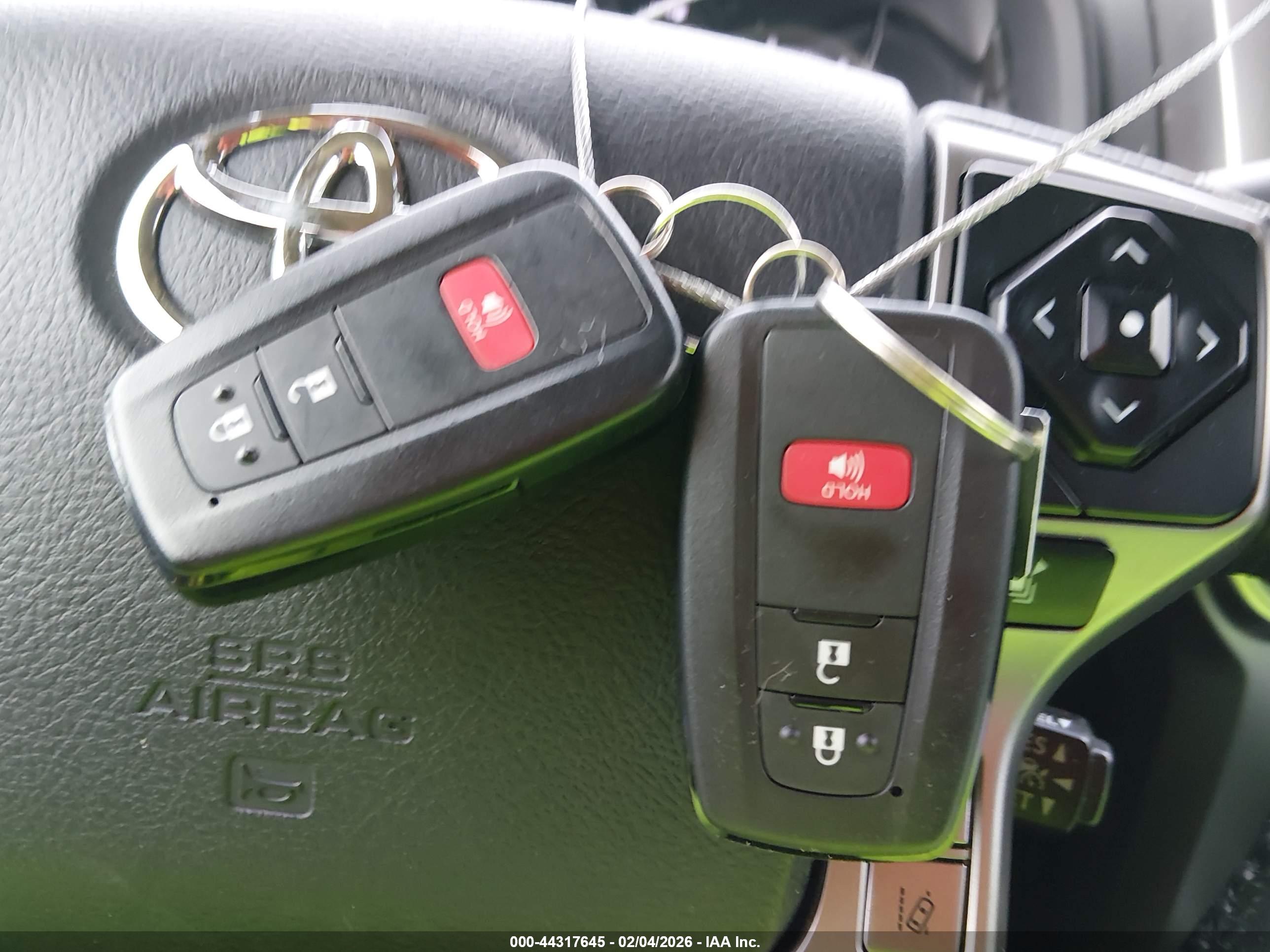 TOYOTA 4RUNNER image 11