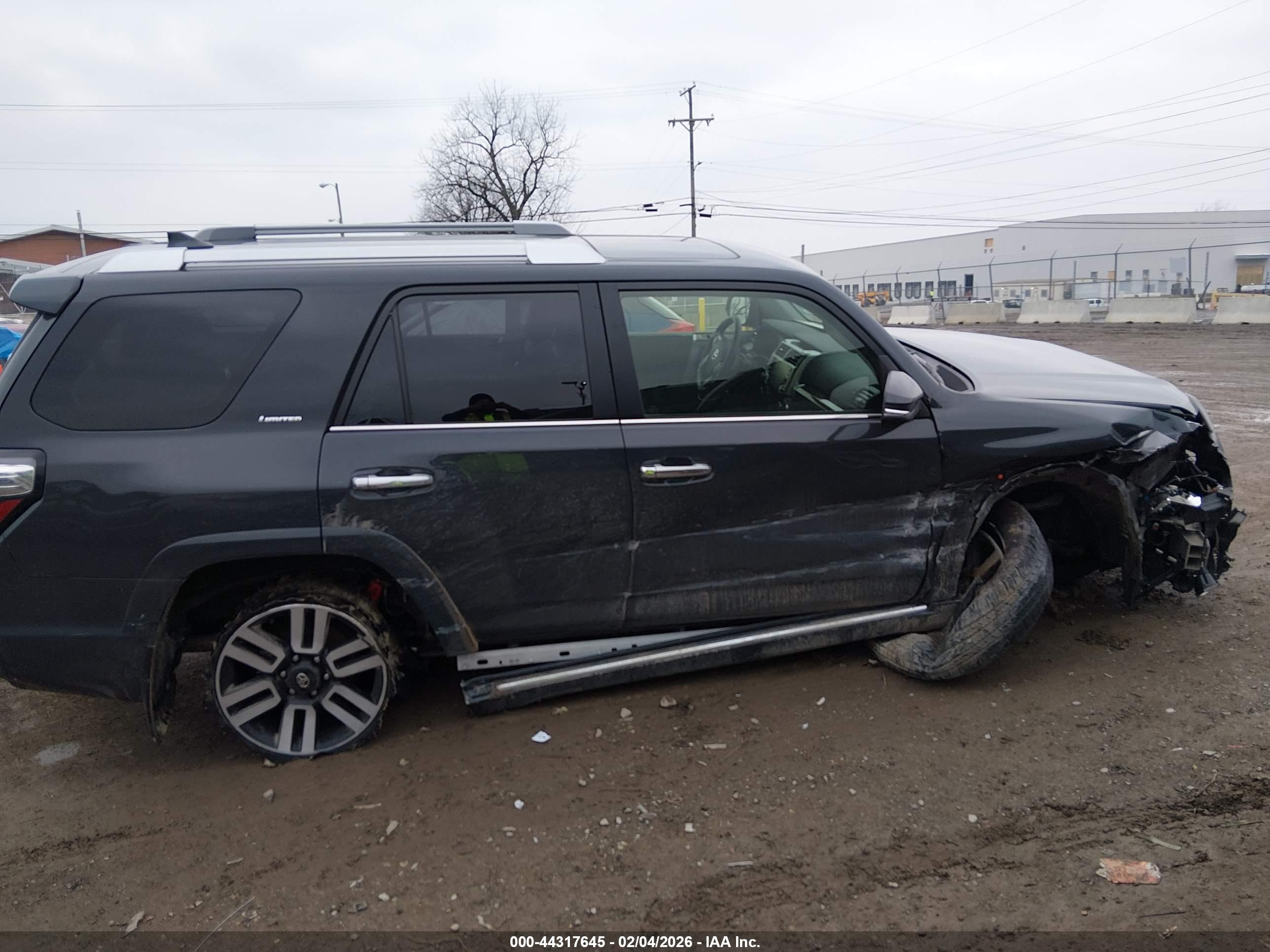 TOYOTA 4RUNNER image 6