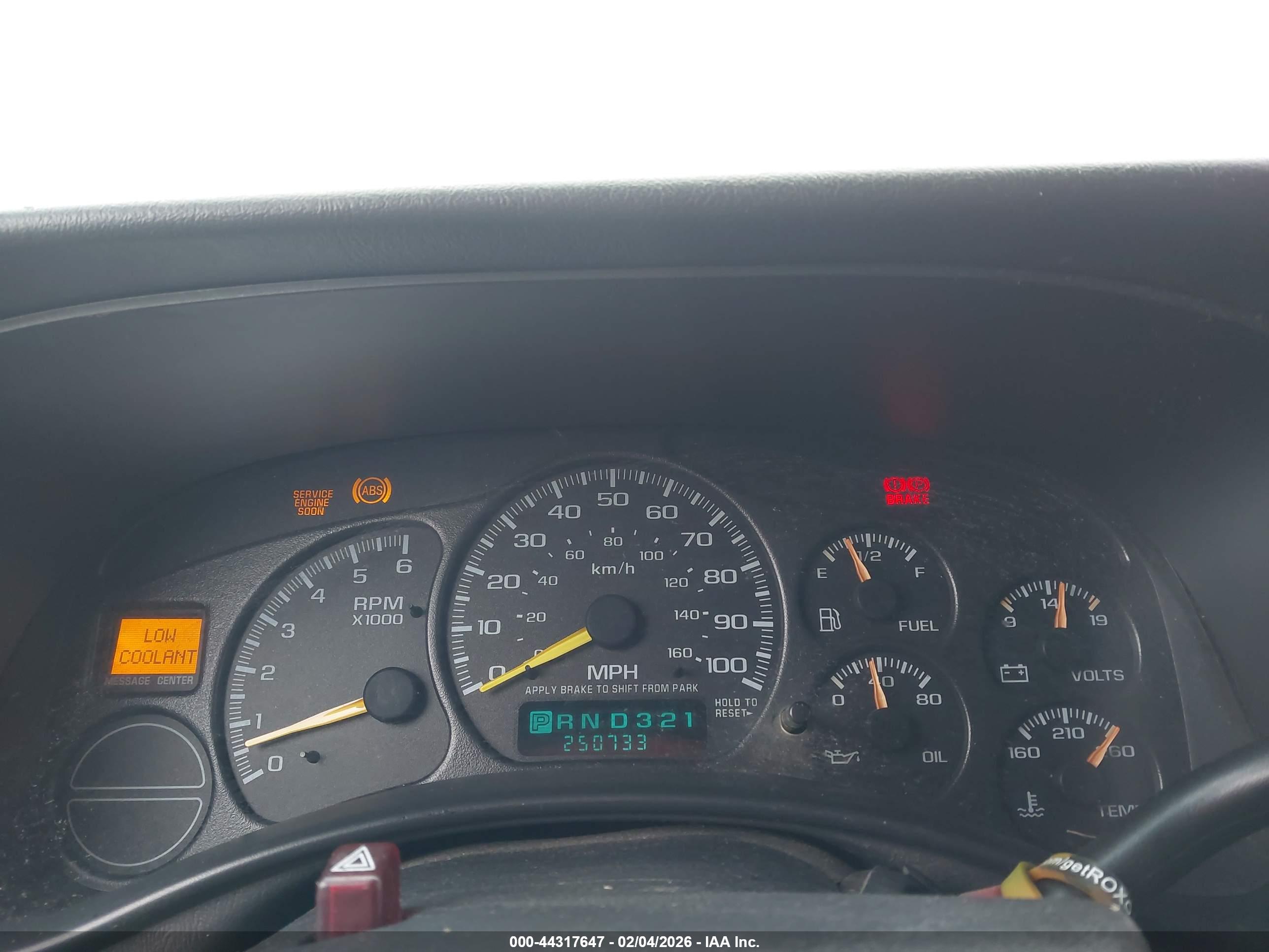 CHEVROLET SILVERADO image 7