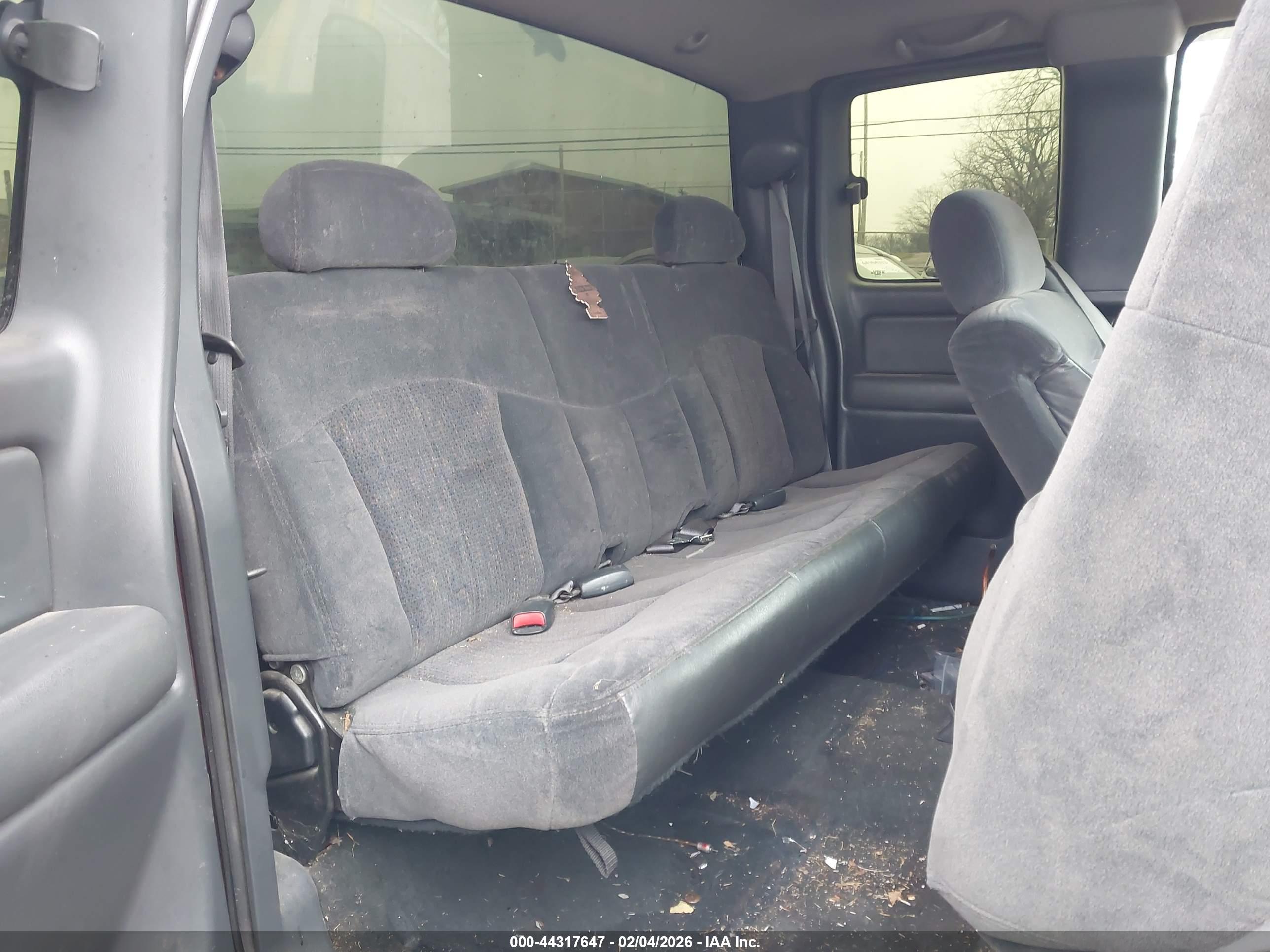 CHEVROLET SILVERADO image 8