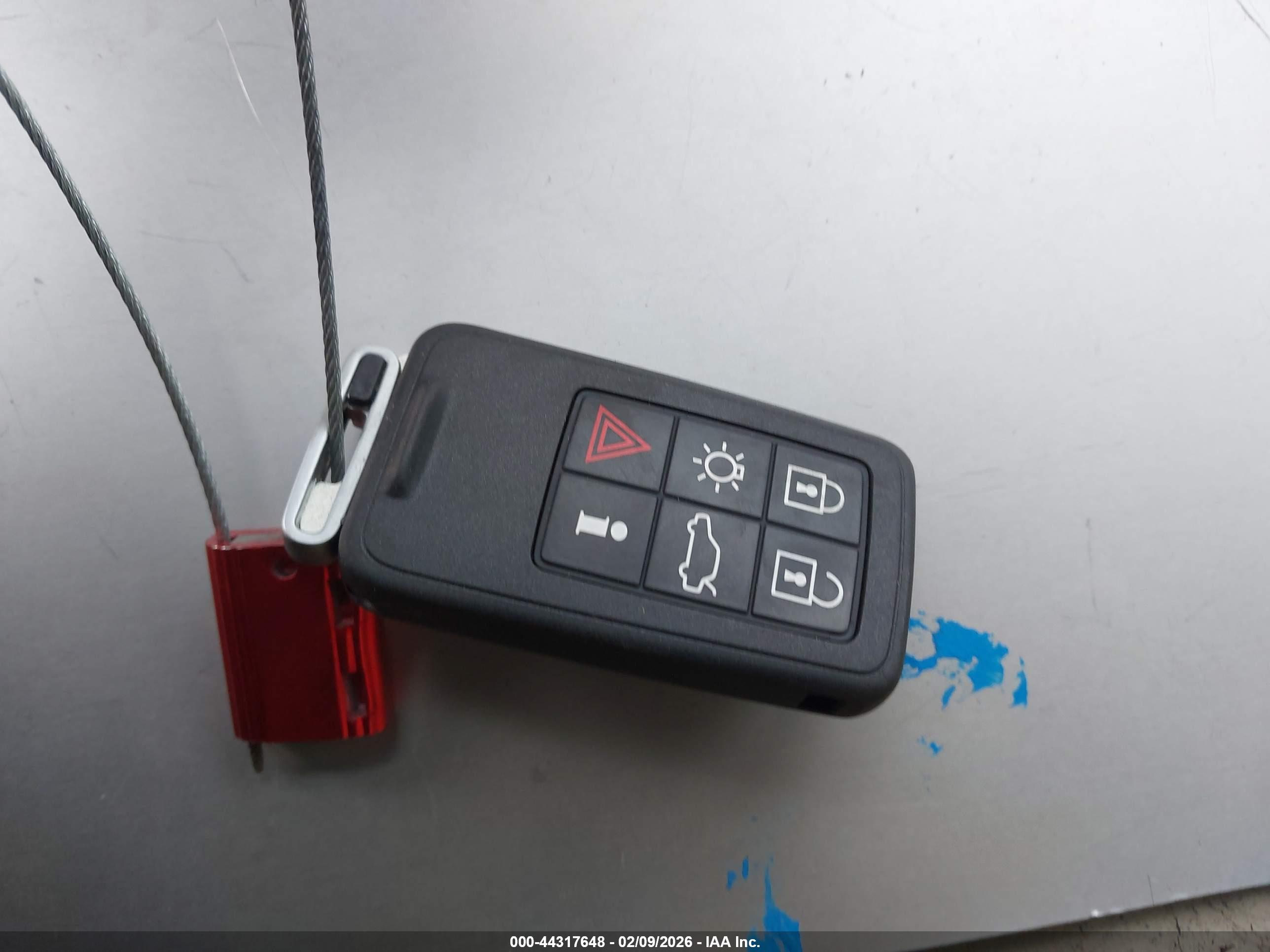 VOLVO XC60 image 11
